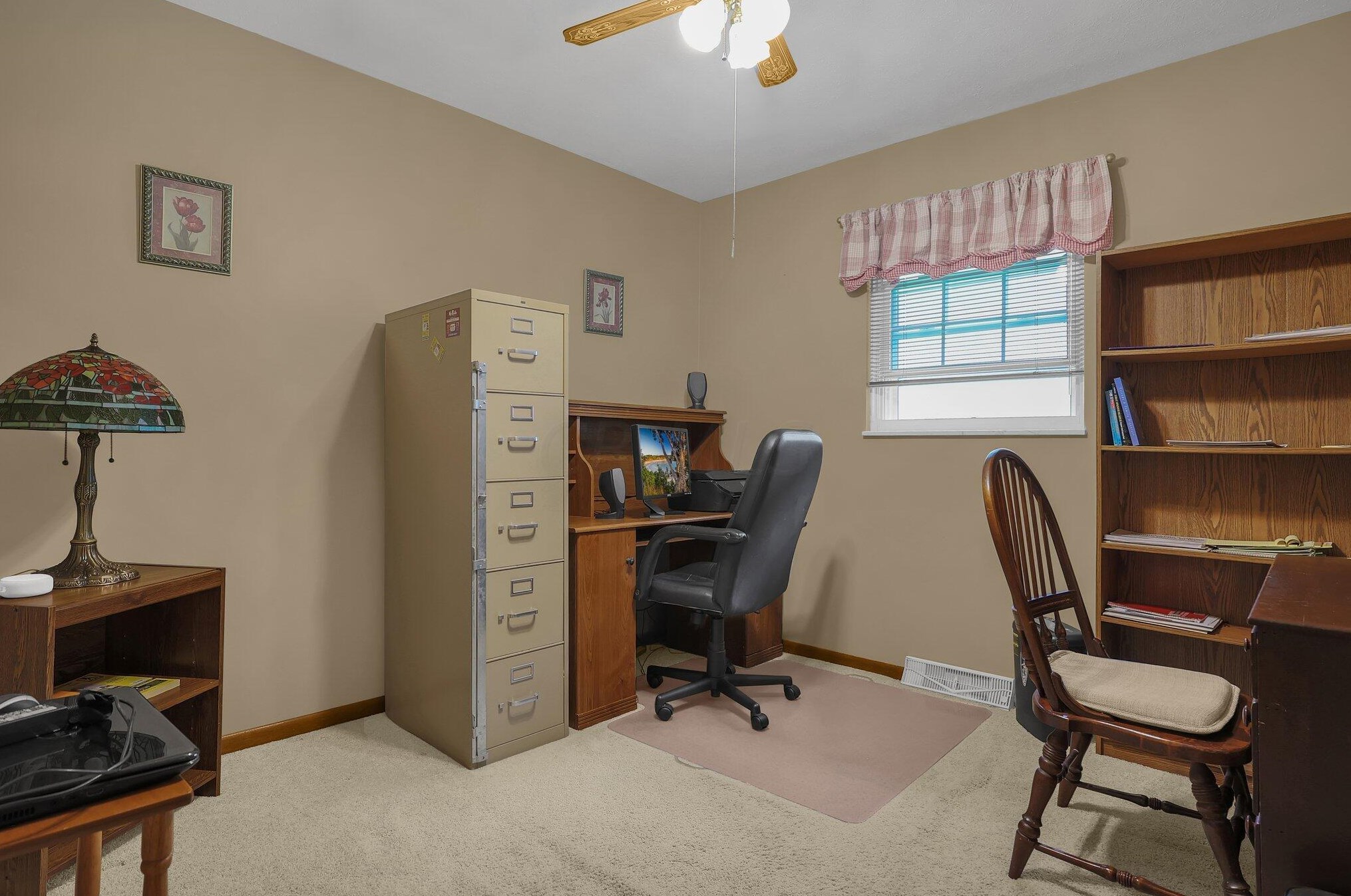 487 Briarwood Dr, Columbus OH 43213-2058 exterior