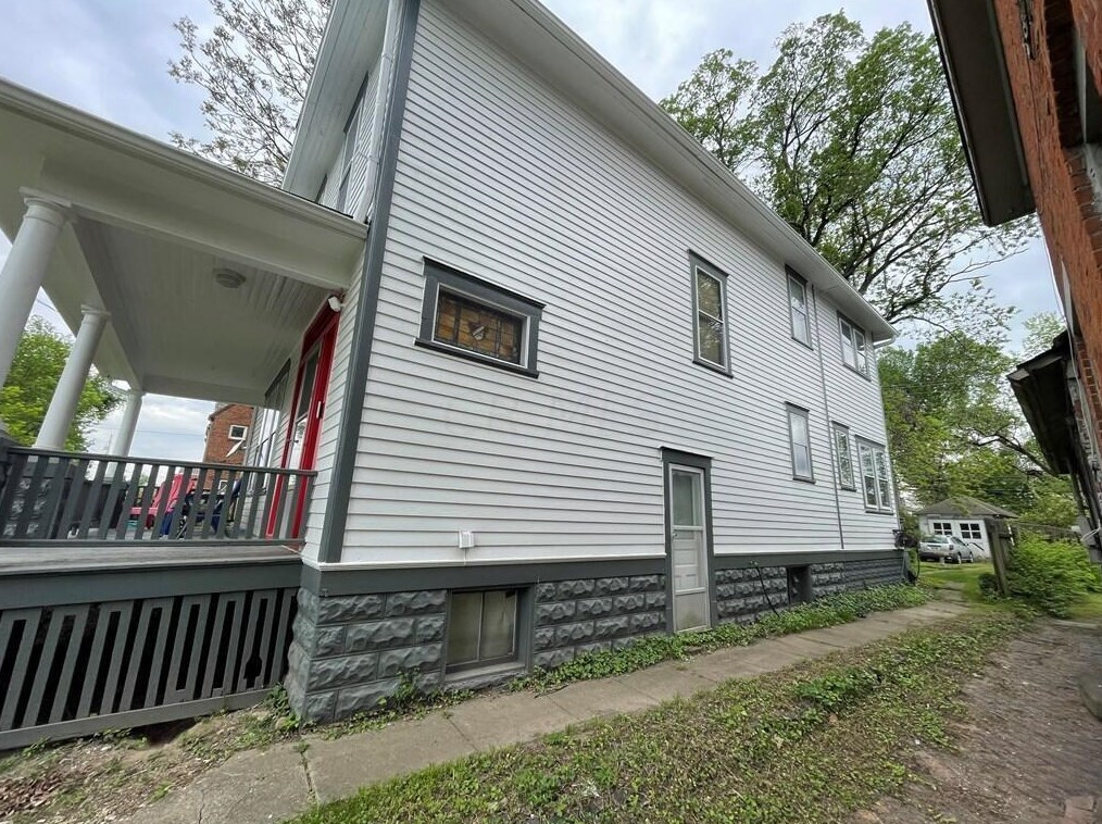 1251 S High St, Sharon Township, OH 43206