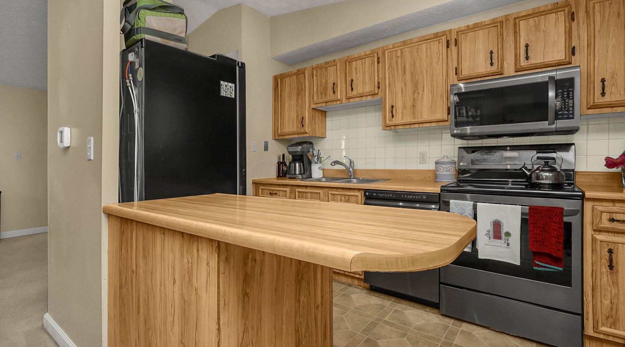 7832 Larchwood St, Dublin OH  43016 exterior