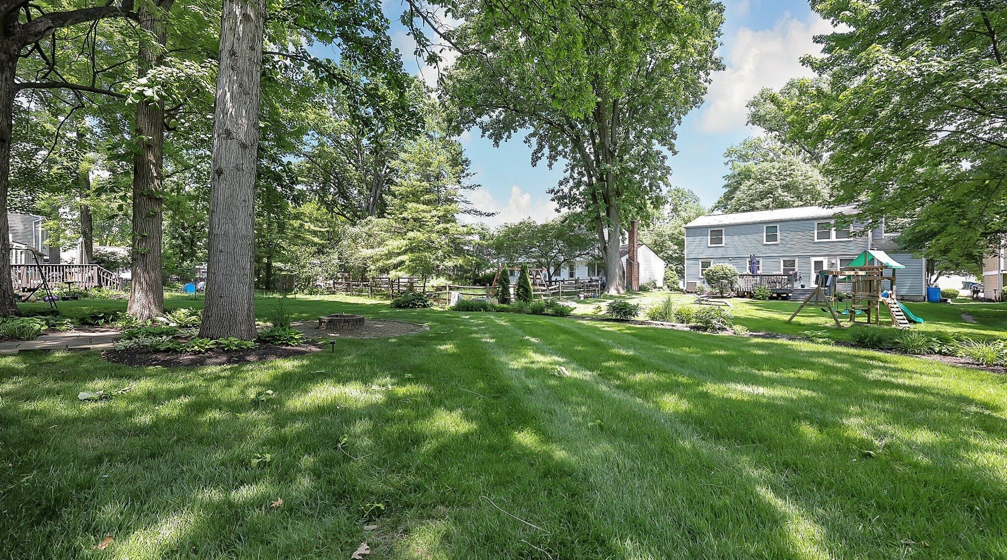 7832 Larchwood St, Dublin OH  43016 exterior