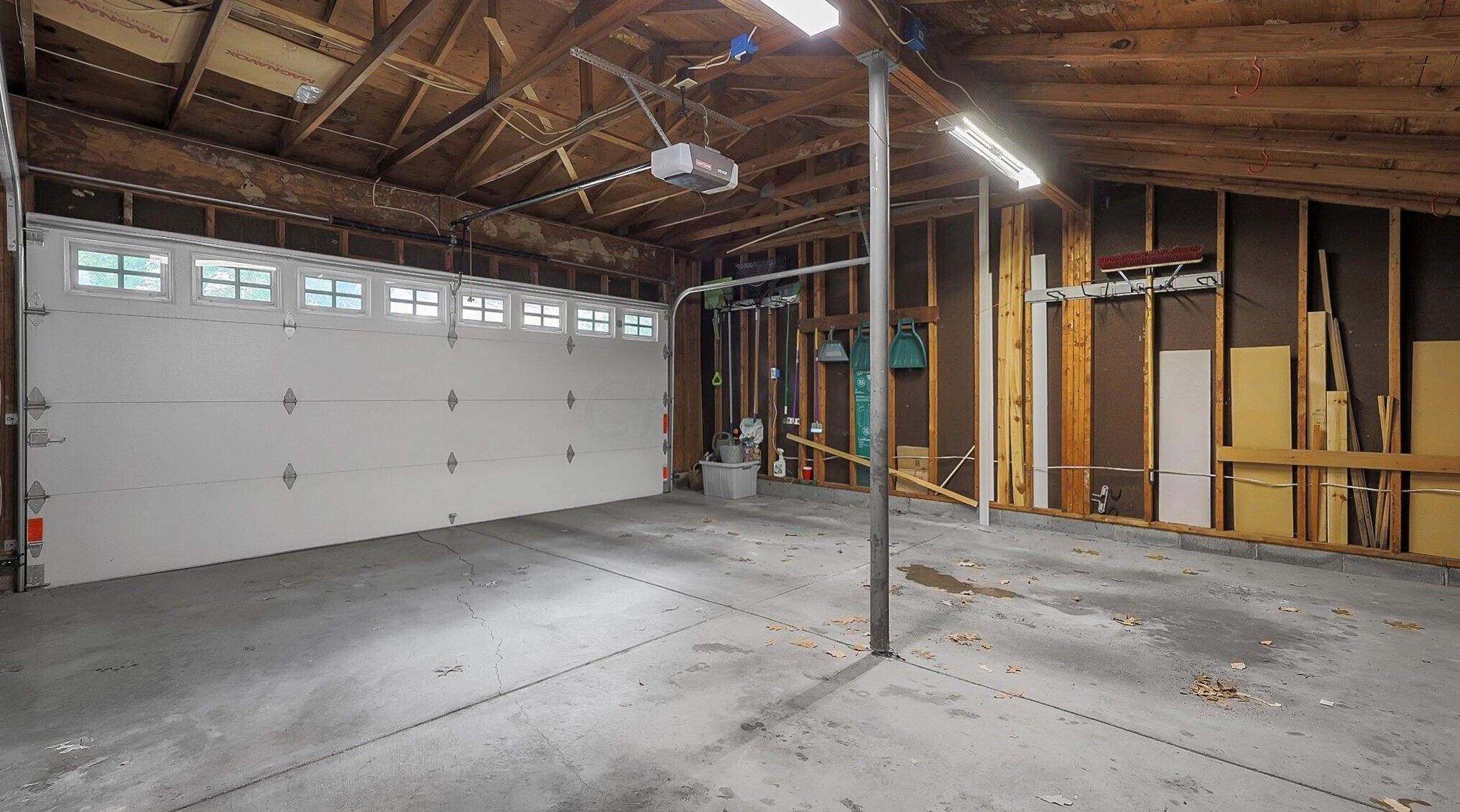 7832 Larchwood St, Dublin OH  43016 exterior