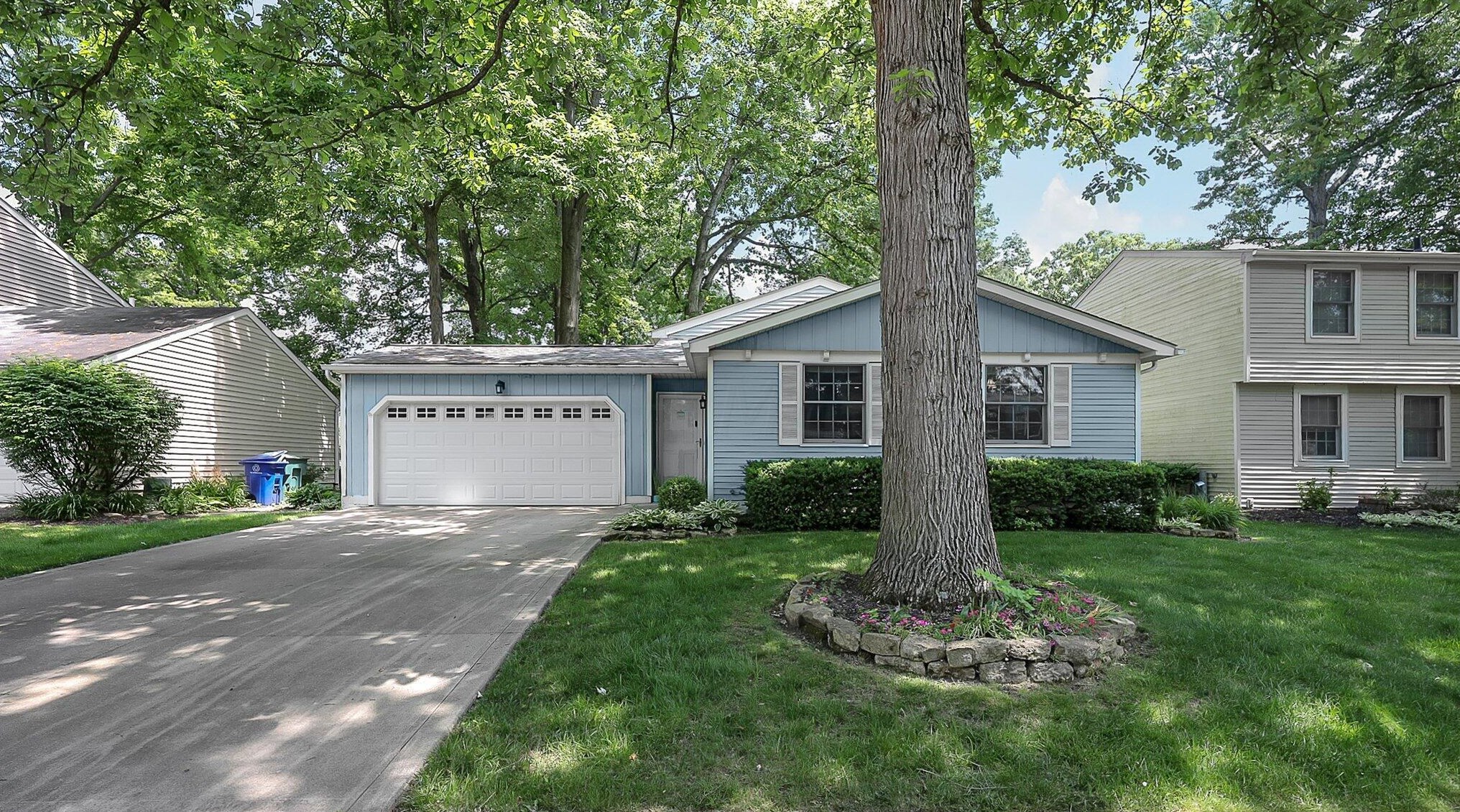 7832 Larchwood St, Dublin, OH 43016-8920