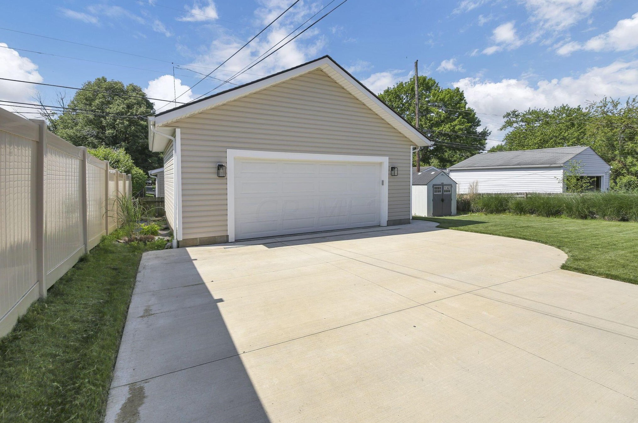 2731 Nottingham Rd, Columbus OH 43221-1157 exterior