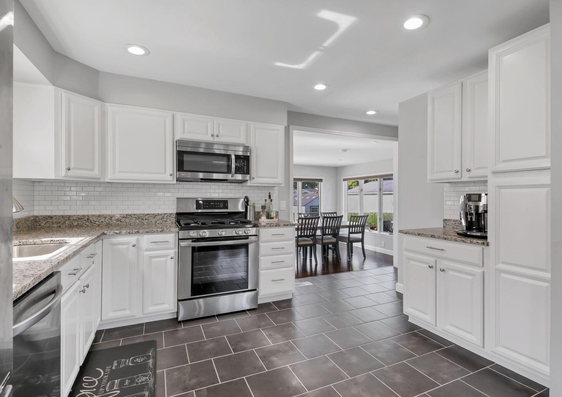 2731 Nottingham Rd, Columbus OH 43221-1157 exterior