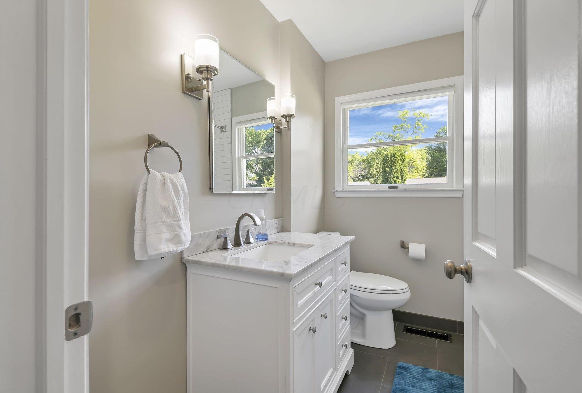 2731 Nottingham Rd, Columbus OH 43221-1157 exterior