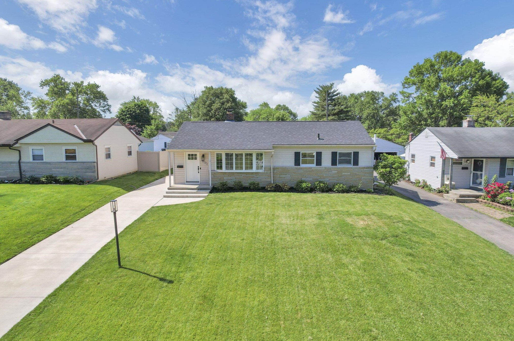 2731 Nottingham Rd, Columbus OH 43221-1157 exterior