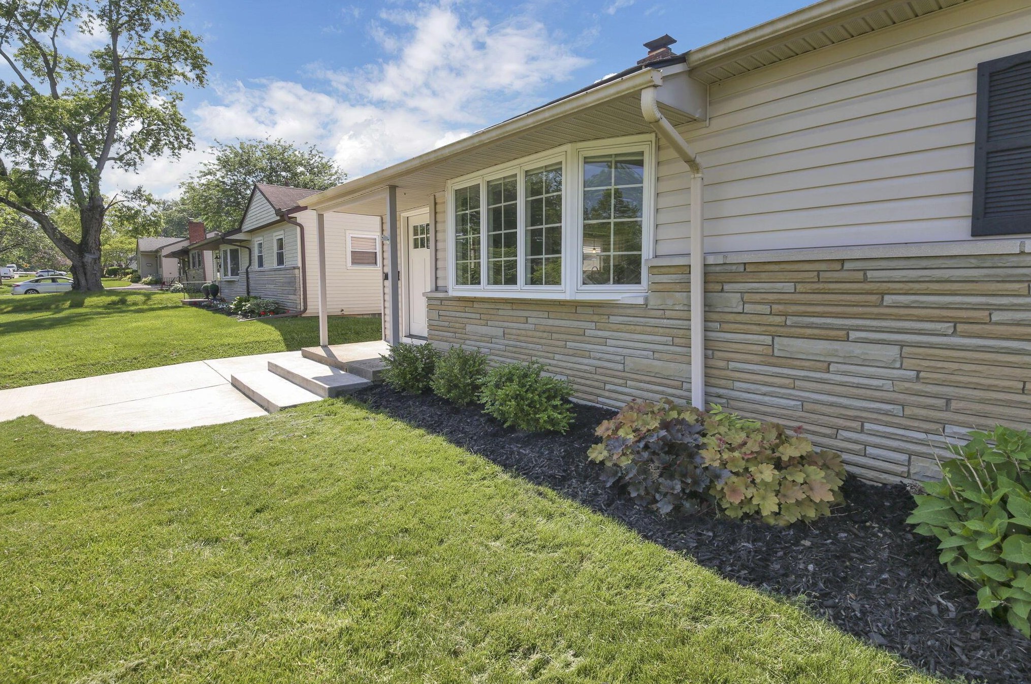 2731 Nottingham Rd, Columbus OH 43221-1157 exterior