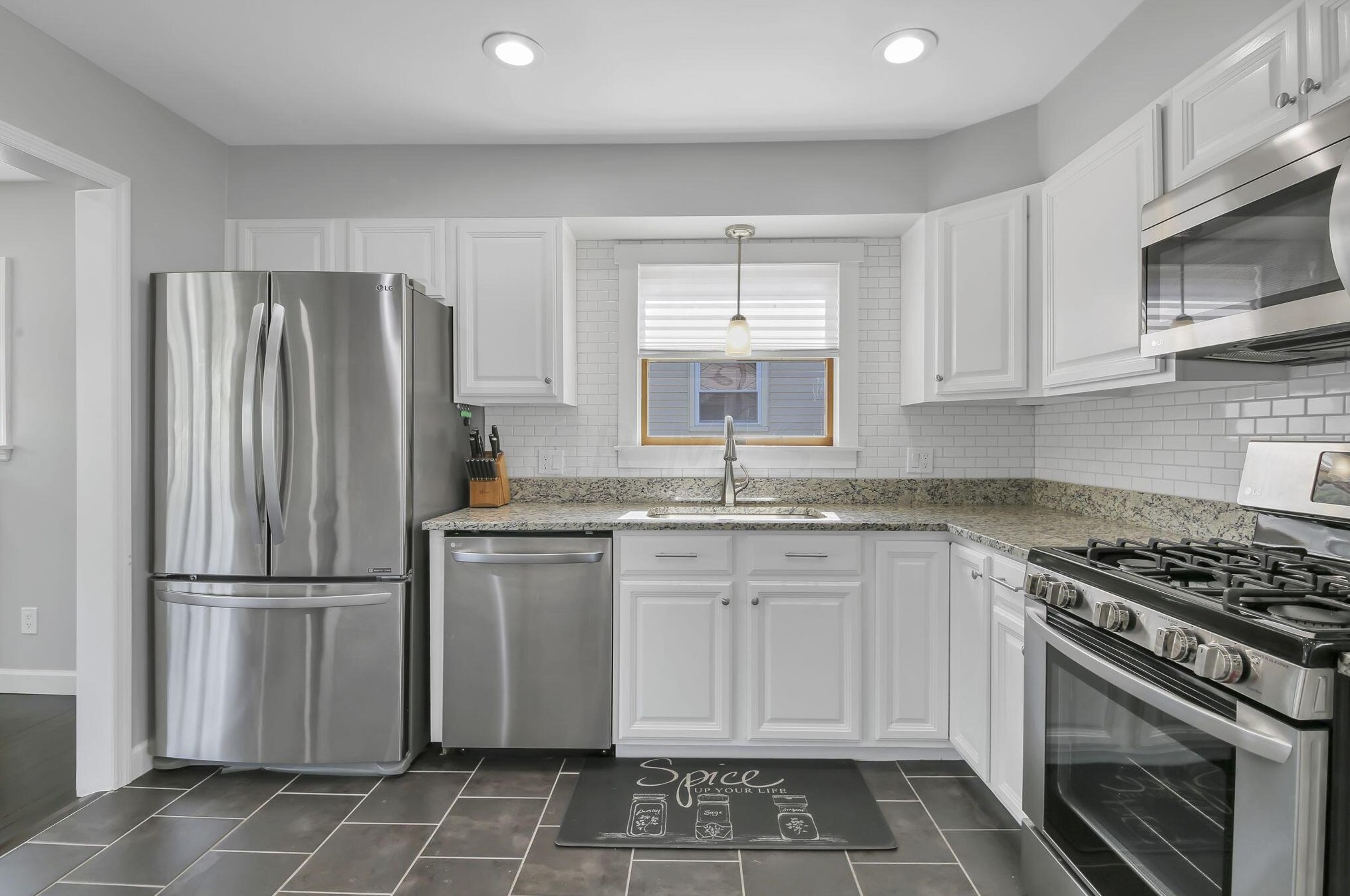 2731 Nottingham Rd, Columbus OH 43221-1157 exterior