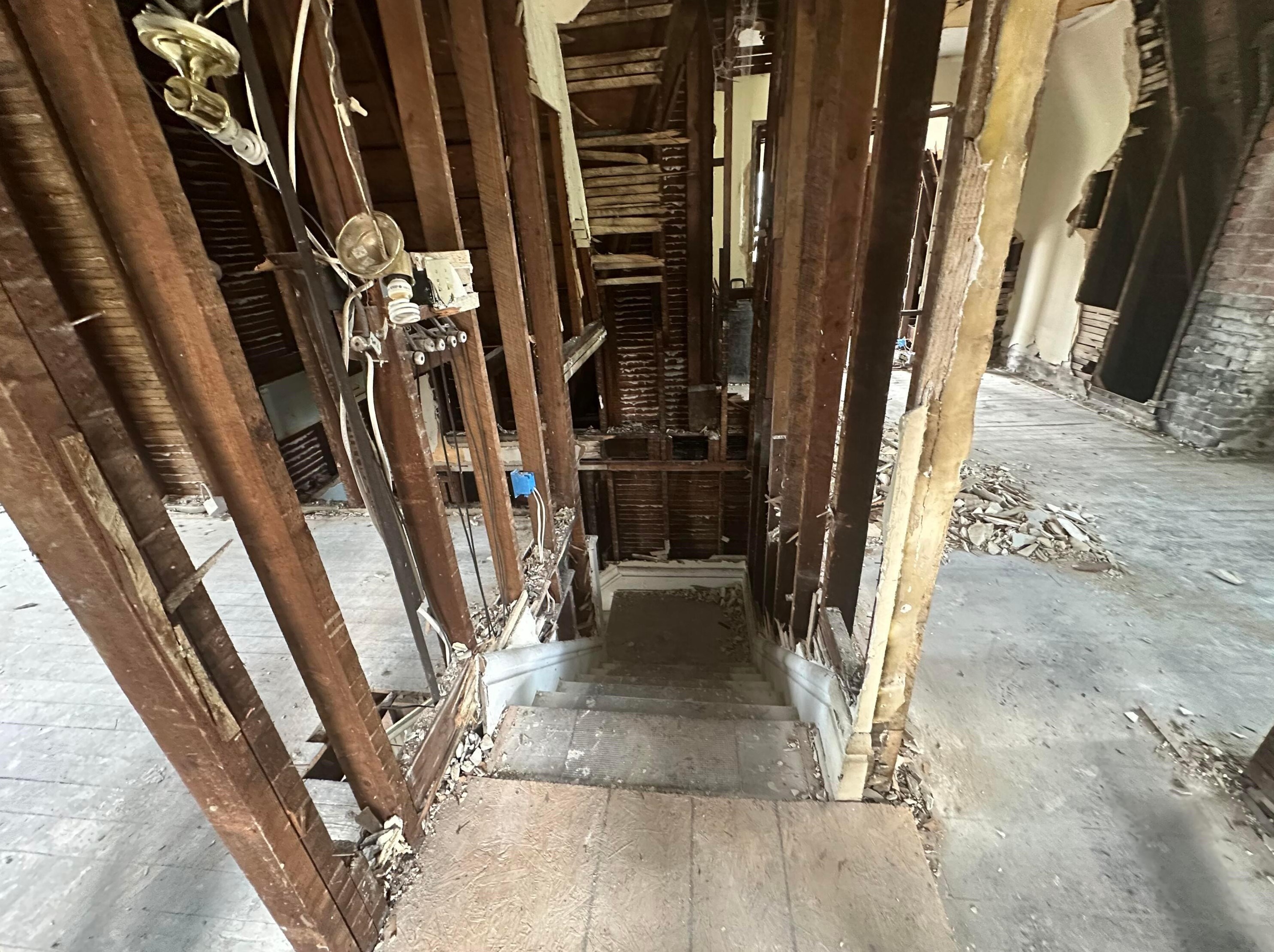 1250 Sycamore St, Columbus OH  43215-5618 exterior