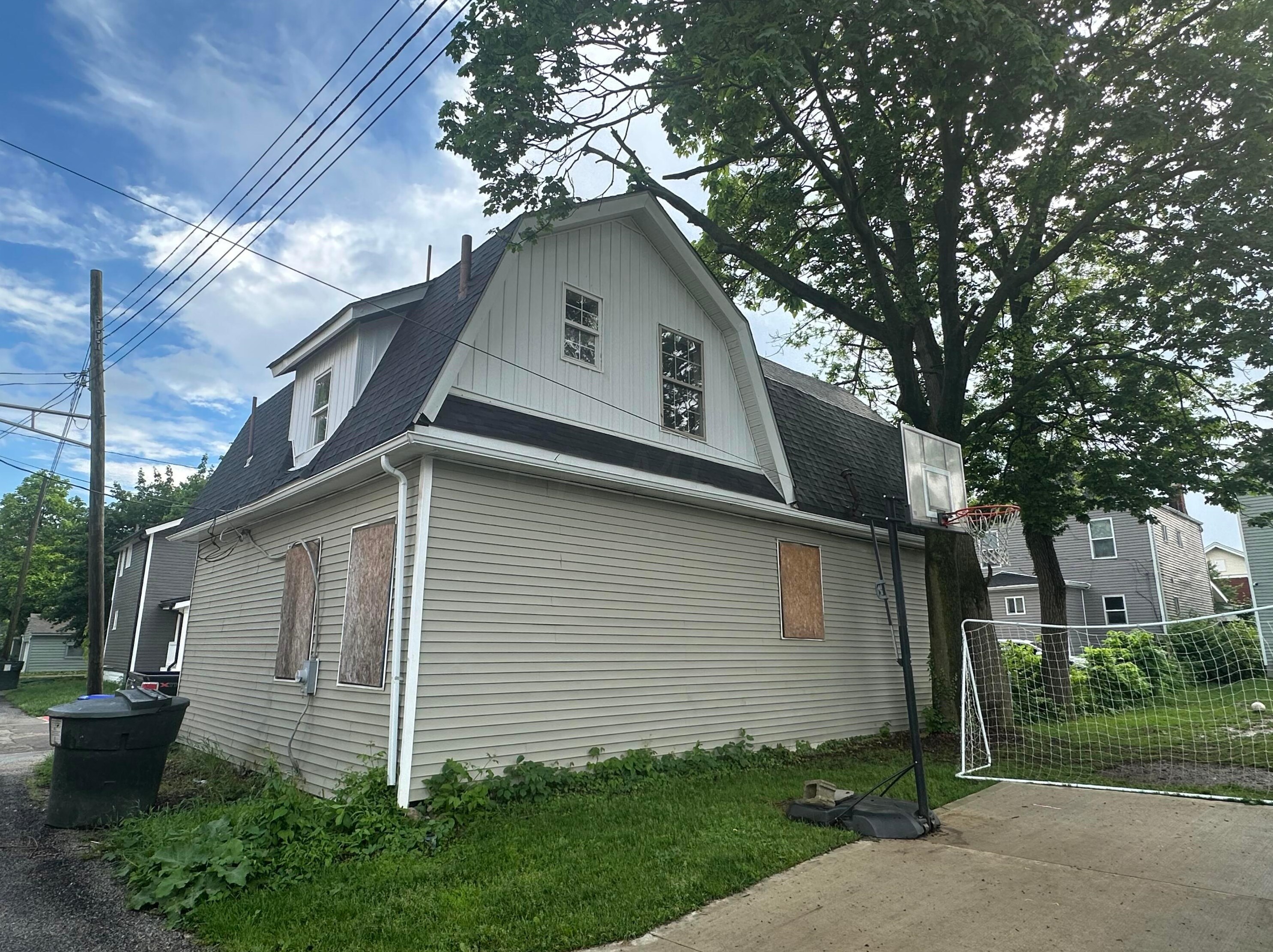 1250 Sycamore St, Columbus OH  43206-1681 exterior