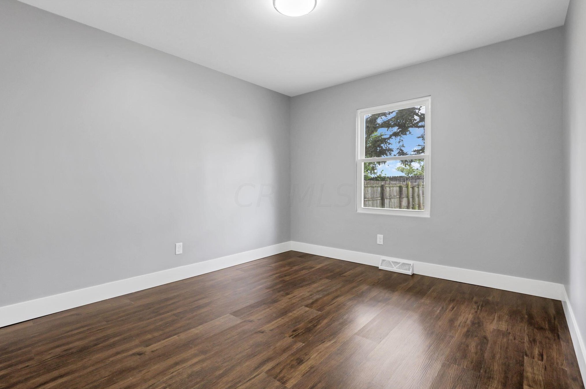 473 Smith Rd, Columbus OH 43228-1143 exterior