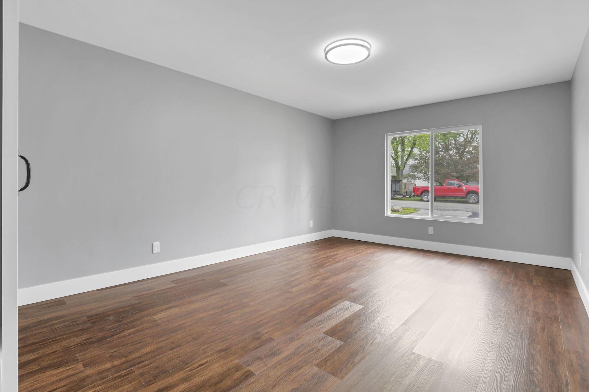 473 Smith Rd, Columbus OH 43228-1143 exterior