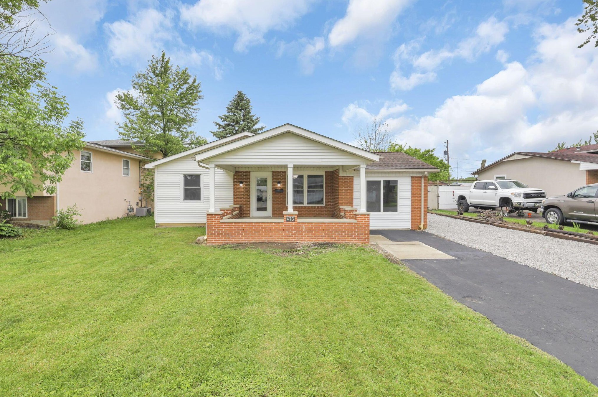 473 Smith Rd, Columbus OH 43228-1143 exterior