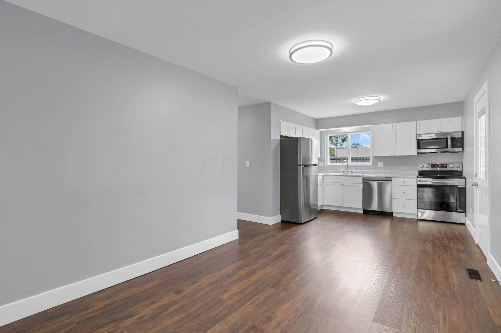 473 Smith Rd, Columbus OH 43228-1143 exterior