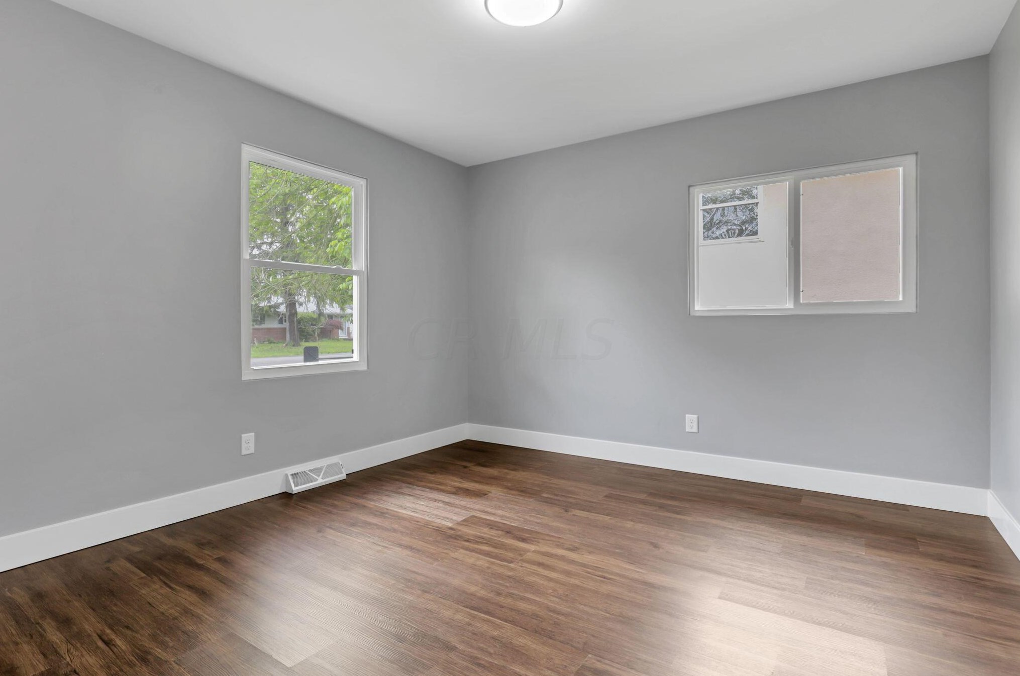 473 Smith Rd, Columbus OH 43228-1143 exterior