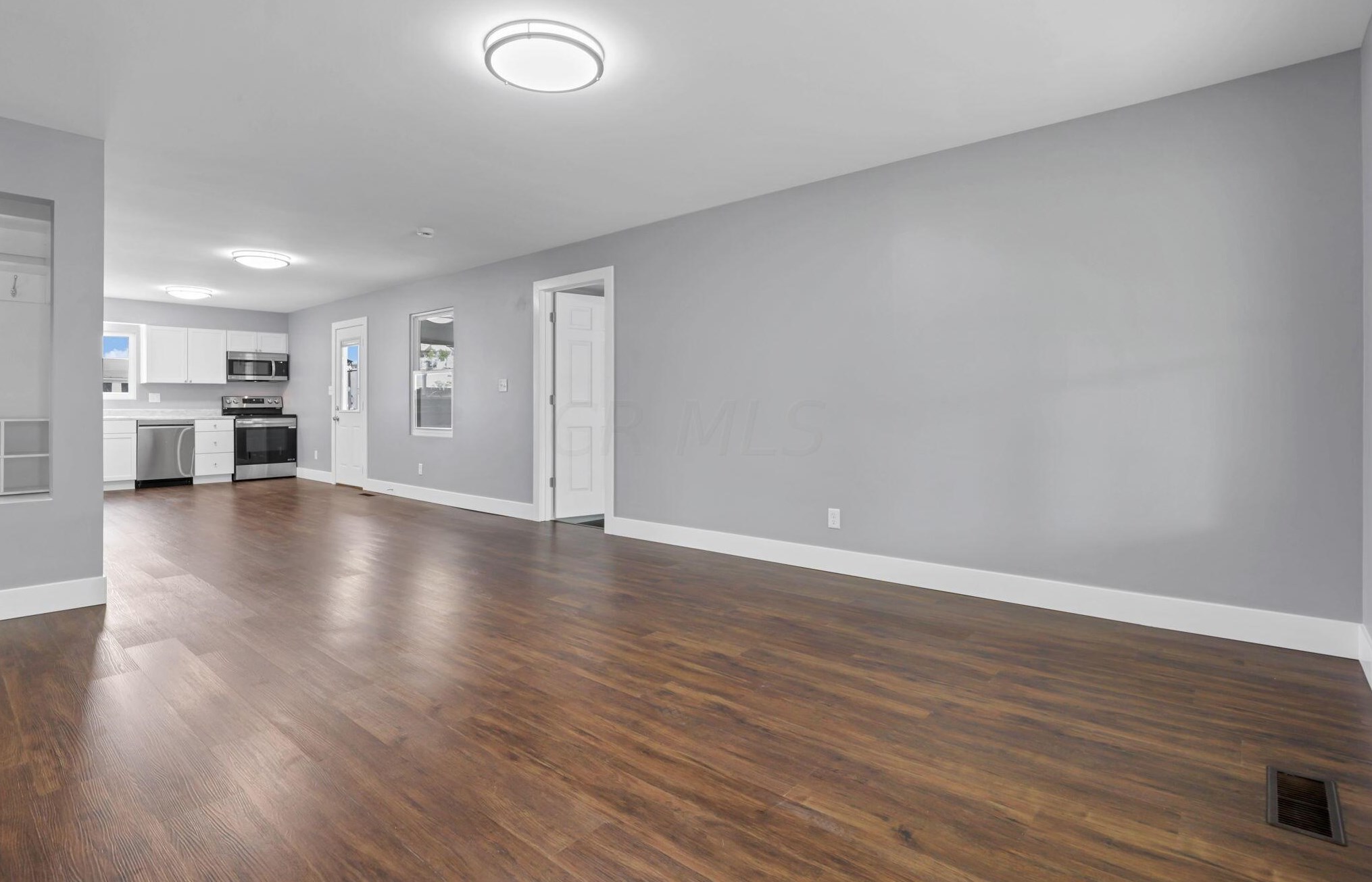 473 Smith Rd, Columbus, OH 43228-1143