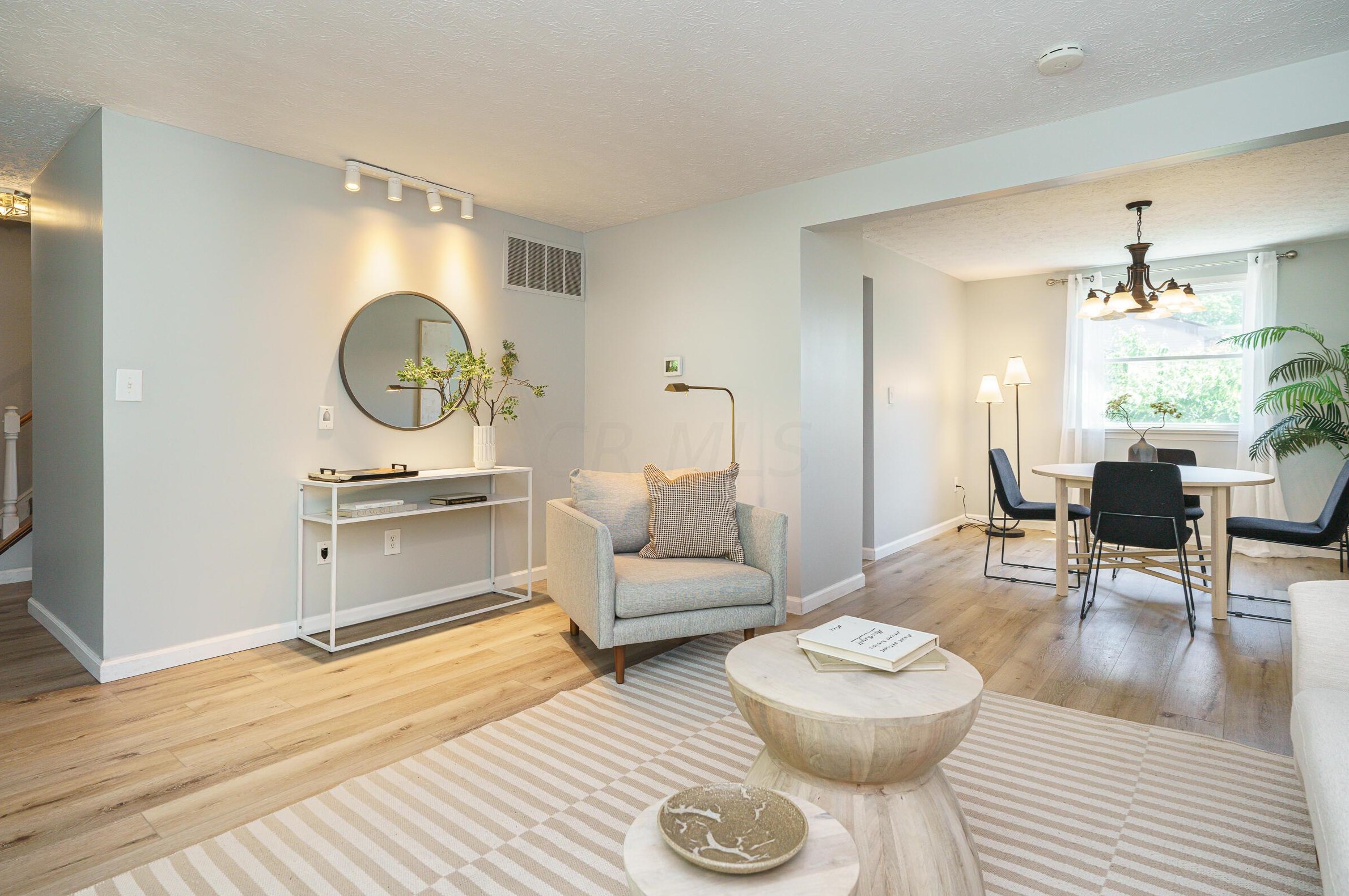 746 Ridenour Rd, Columbus OH 43230-1654 exterior