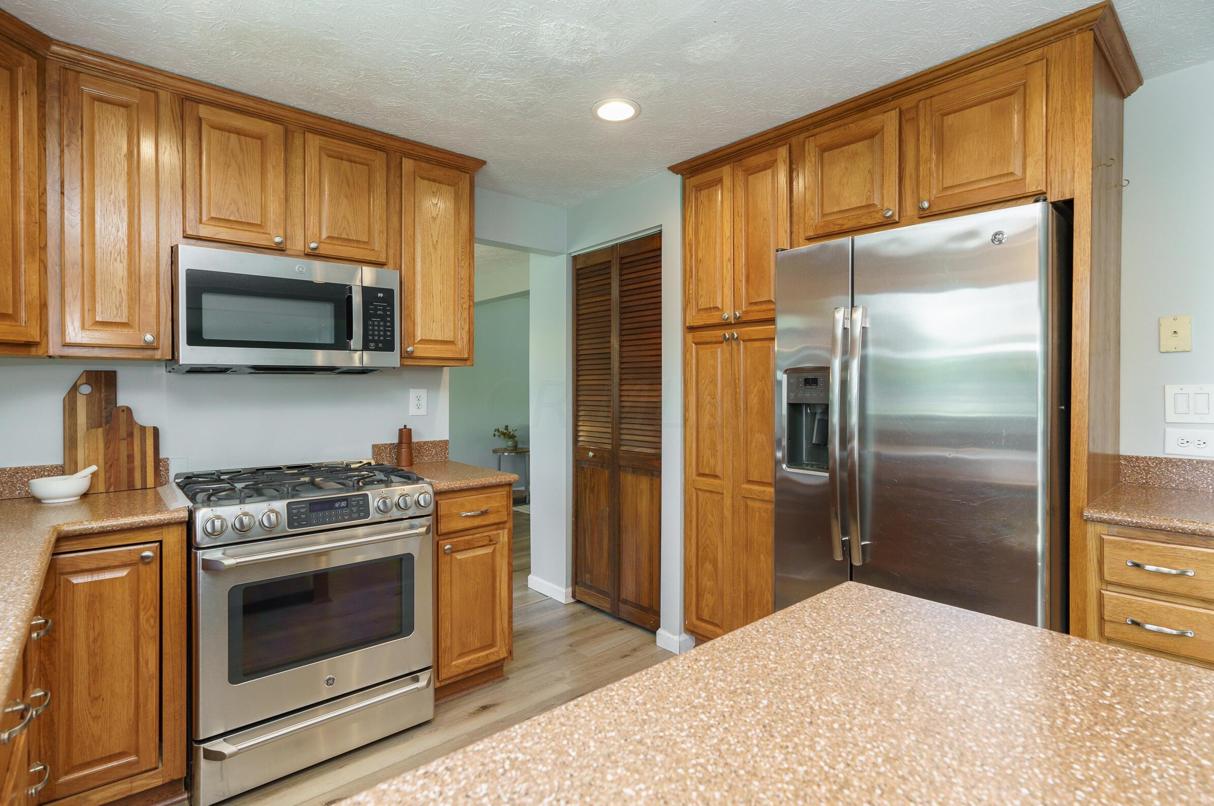 746 Ridenour Rd, Columbus OH 43230-1654 exterior