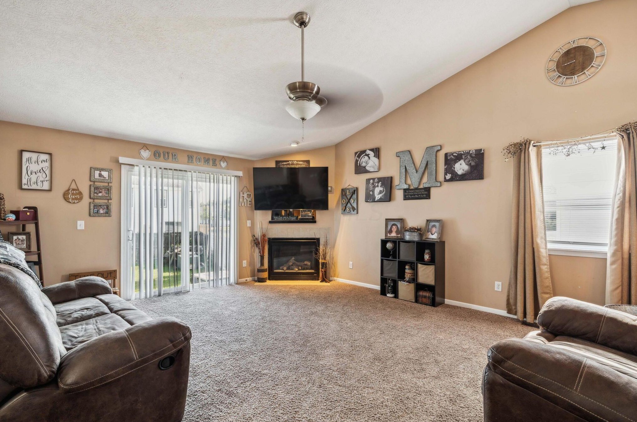 8142 Creekstone Ln, Blacklick OH  43004-8141 exterior