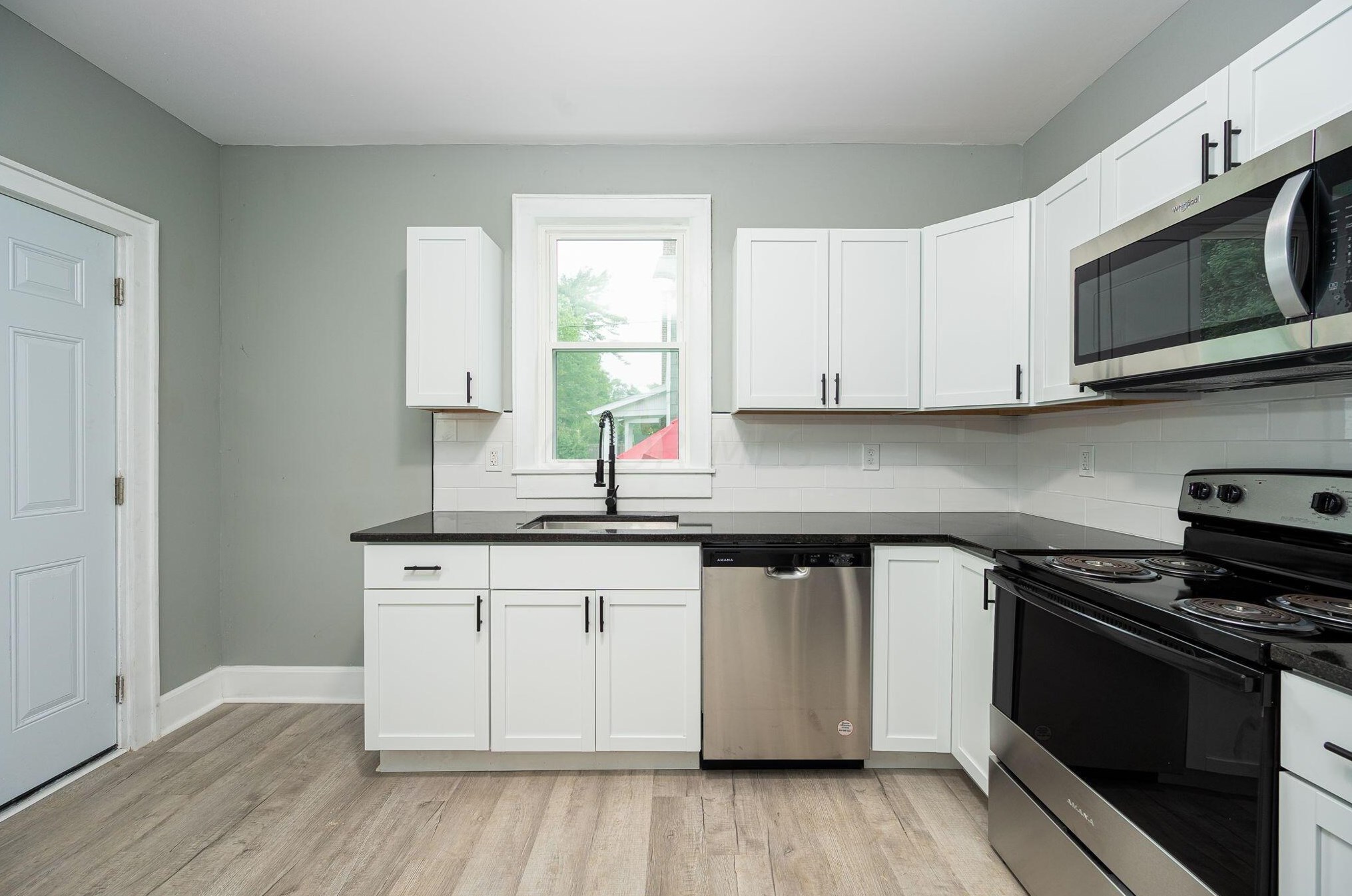 979 Lockbourne Rd, Columbus OH  43206-1625 exterior