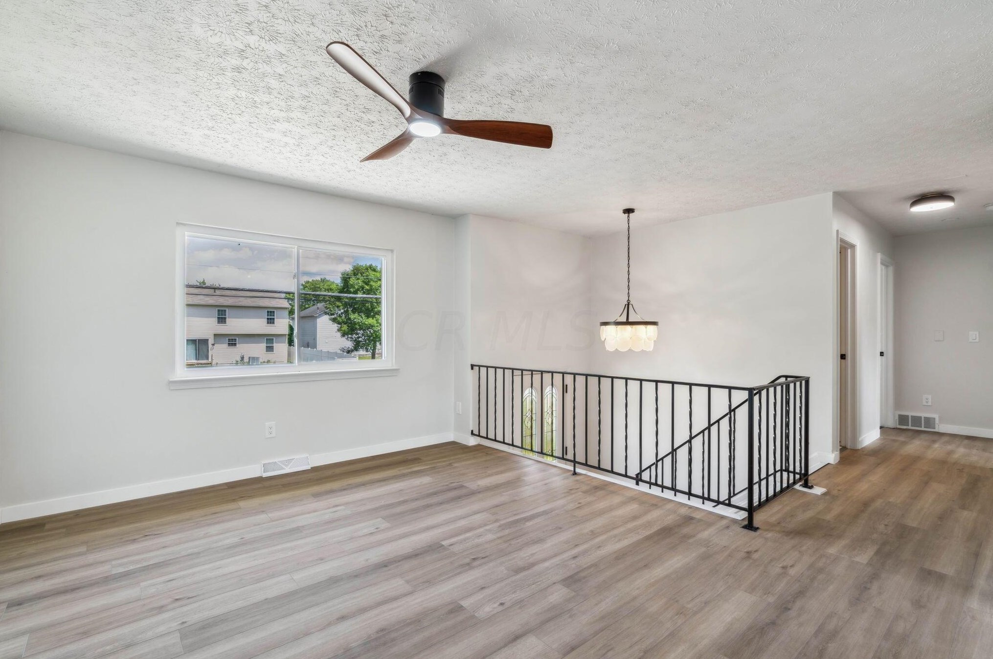 5421 Refugee Rd, Columbus, OH 43232-4728