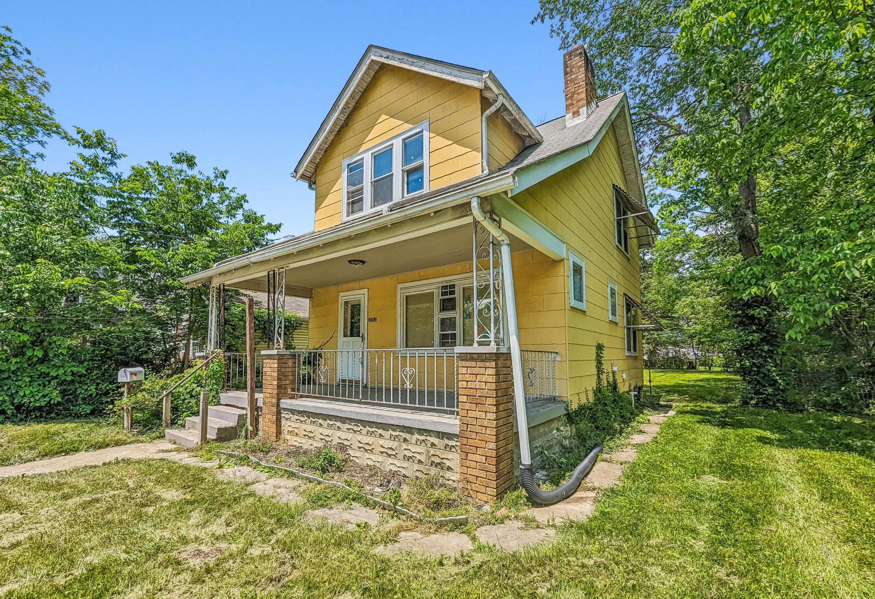 2052 Fern Pl, Columbus, OH 43211