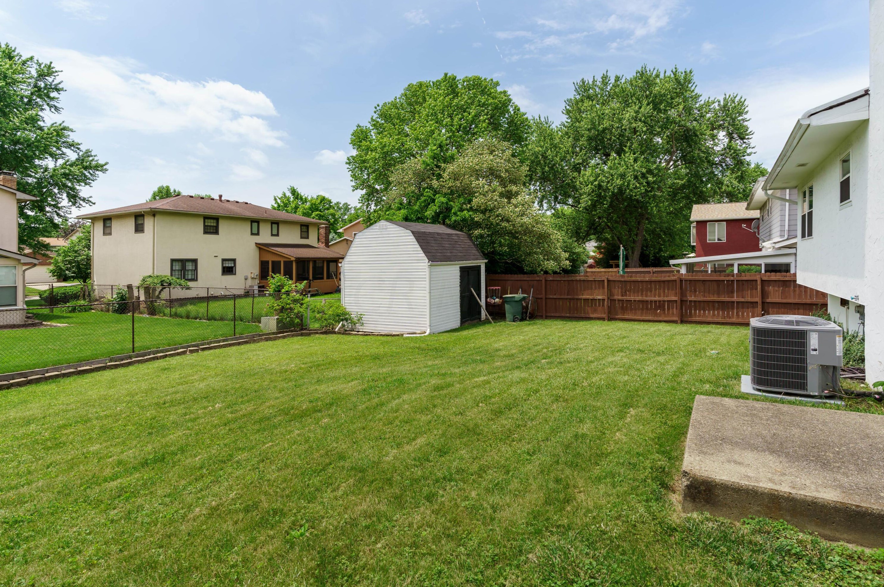 1773 Staffordshire Rd, Columbus OH 43229-2141 exterior