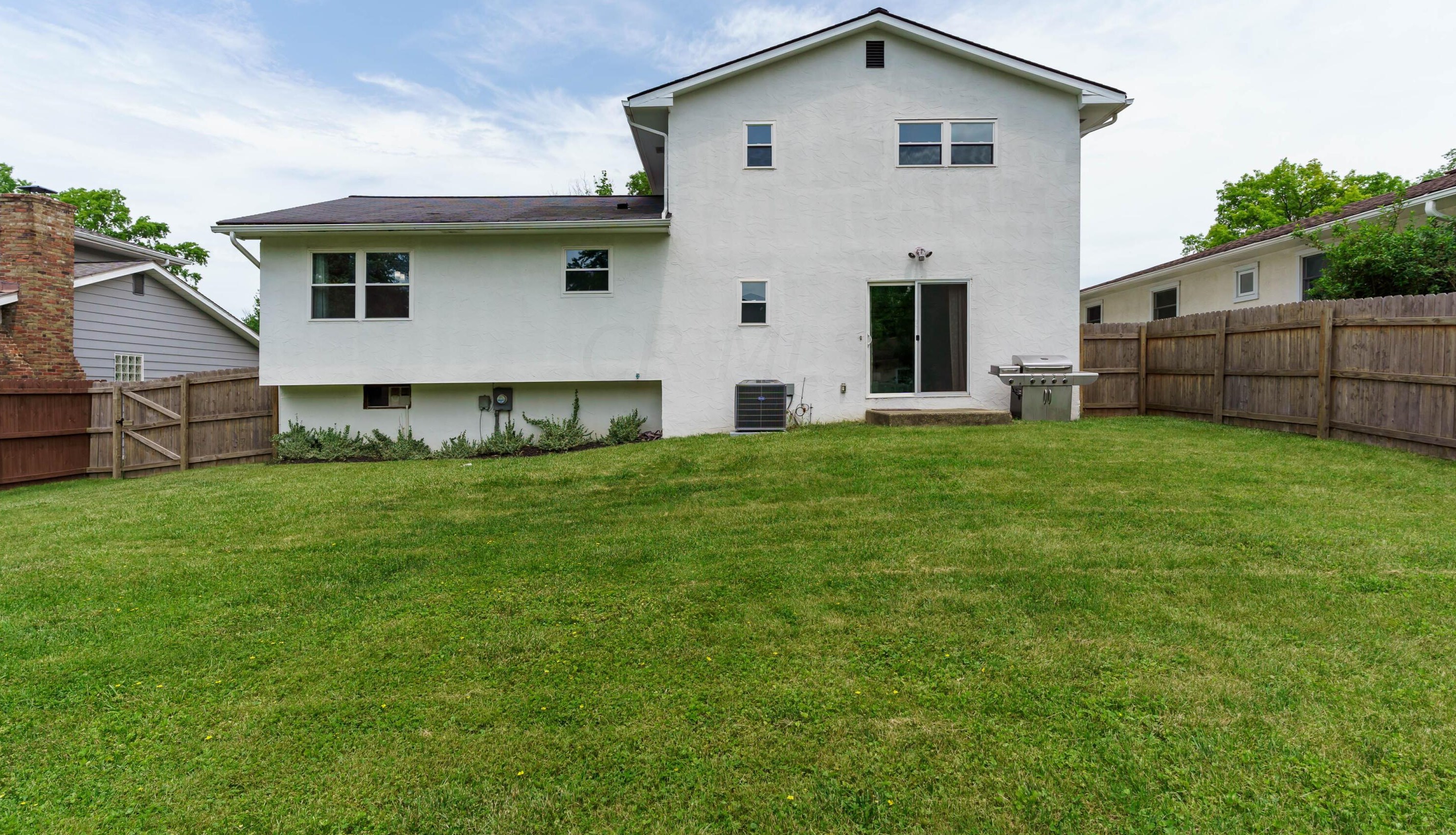 1773 Staffordshire Rd, Columbus OH 43229-2141 exterior