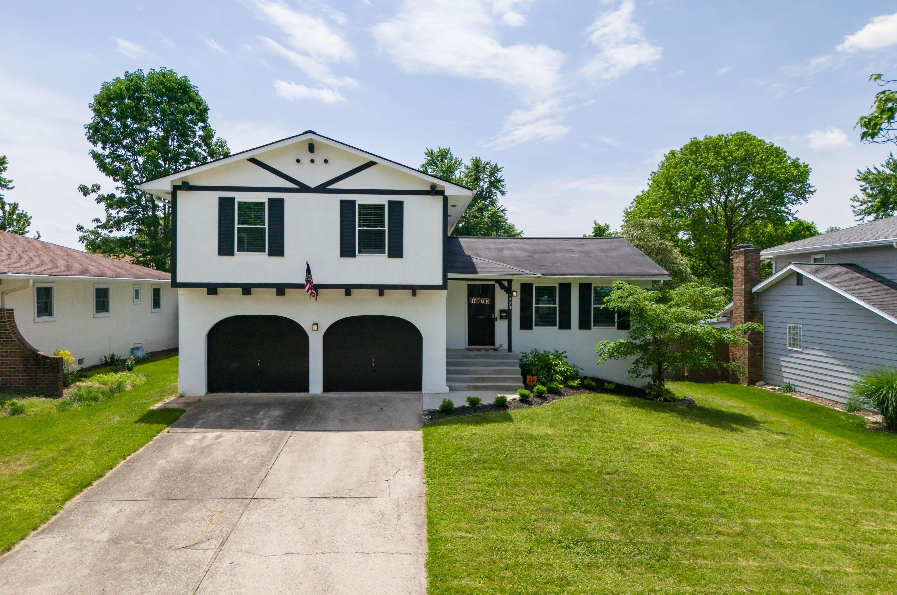 1773 Staffordshire Rd, Columbus OH 43229-2141 exterior