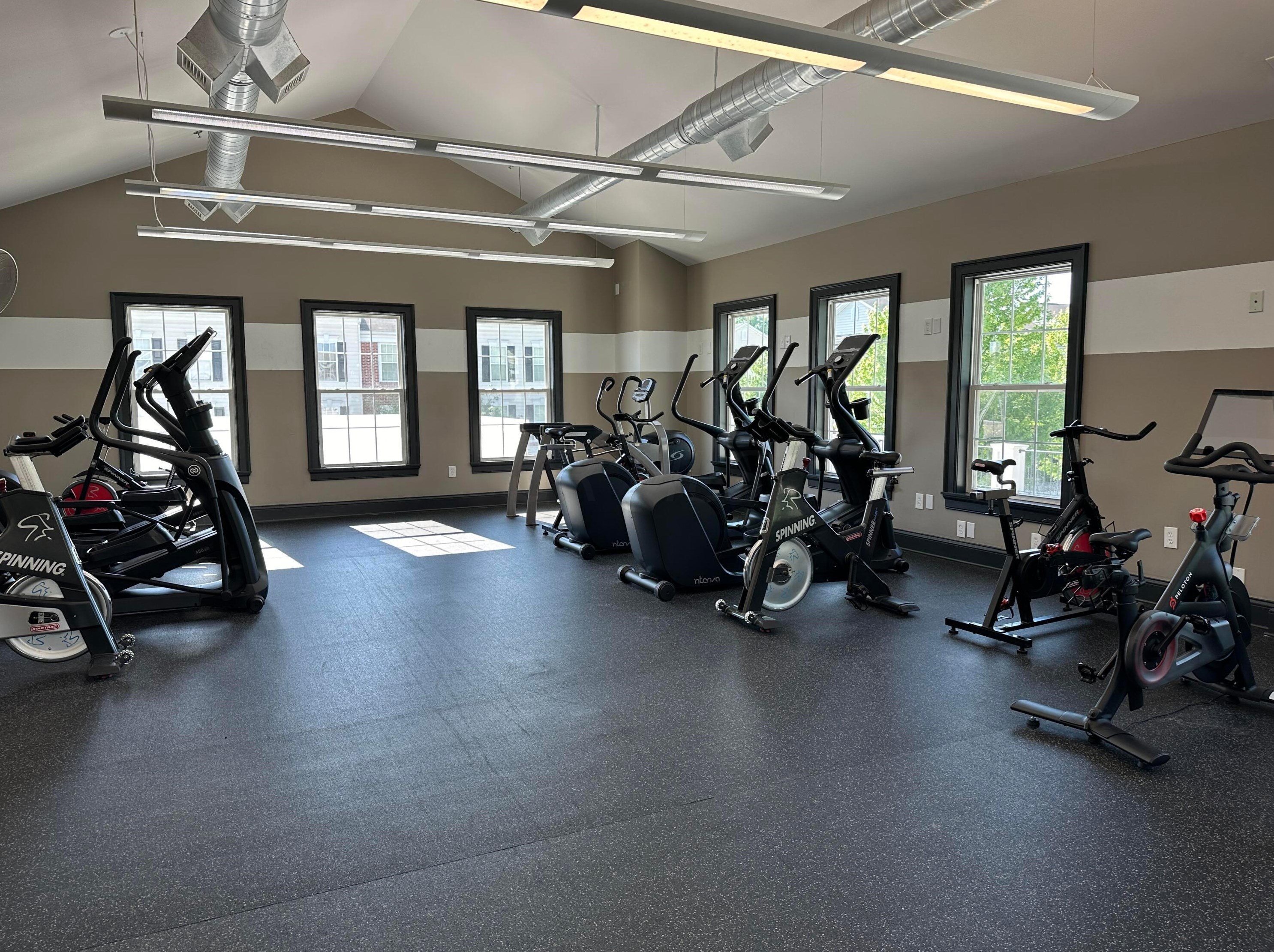 6196 Joes Hopper Rd, Columbus OH 43230-6486 exterior