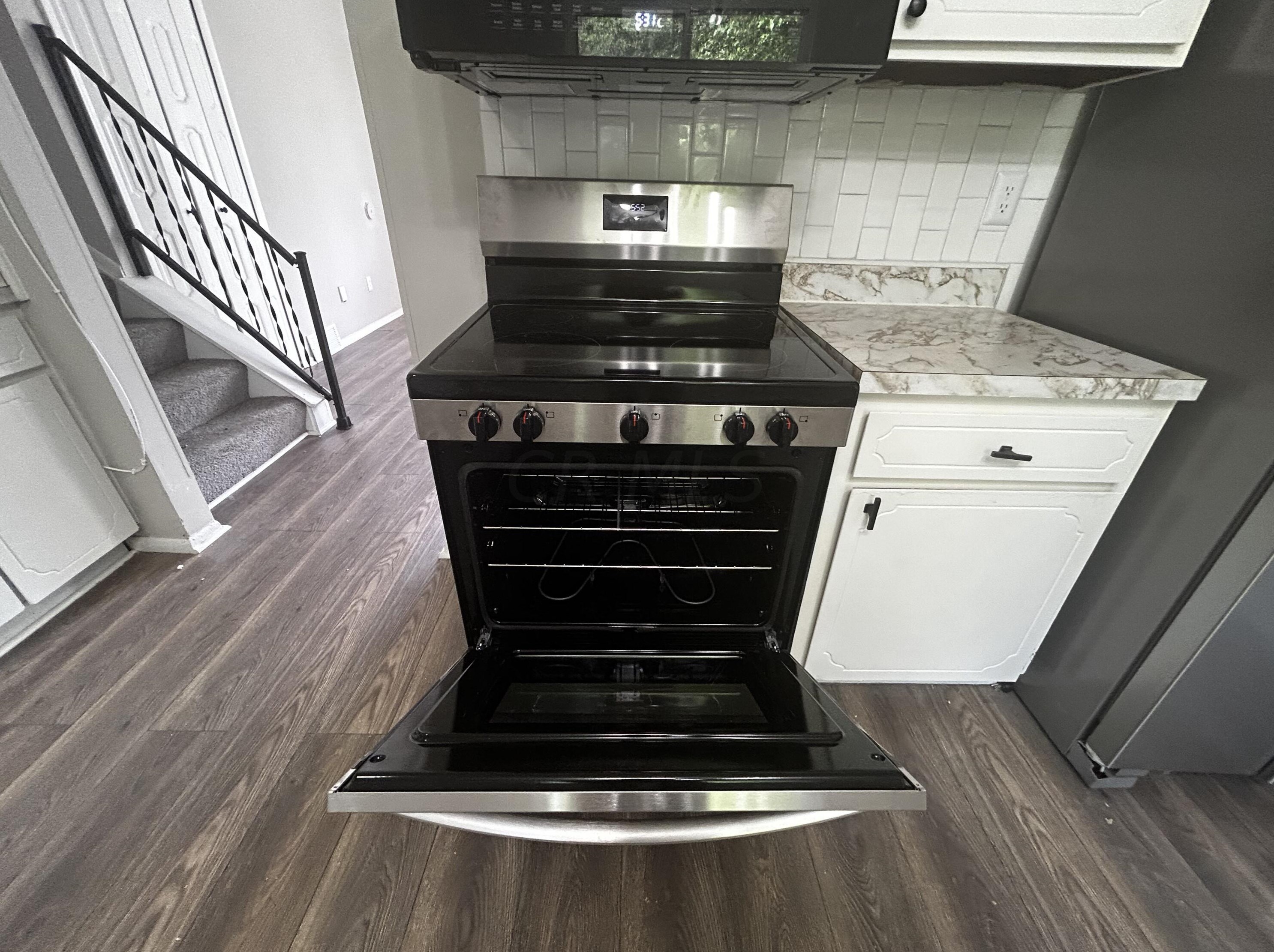 2902 Falcon Brg Dr, Columbus OH 43232-5436 exterior