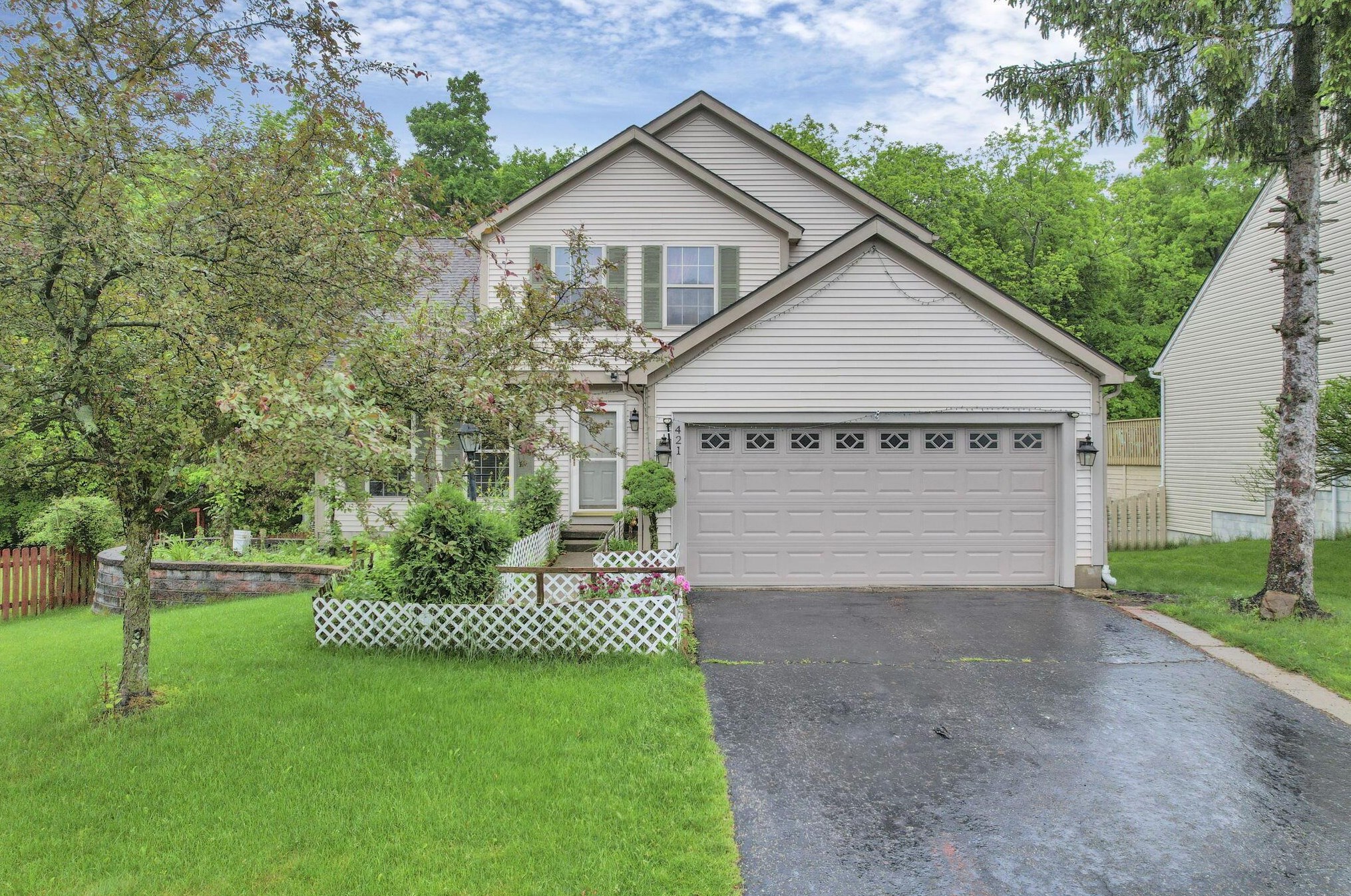 421 Barrington Rdg, Pataskala, OH 43062-8128