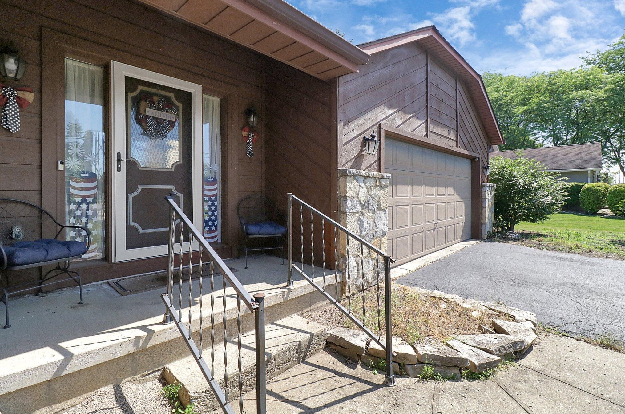 6306 Feder Rd, Columbus, OH 43228-9422