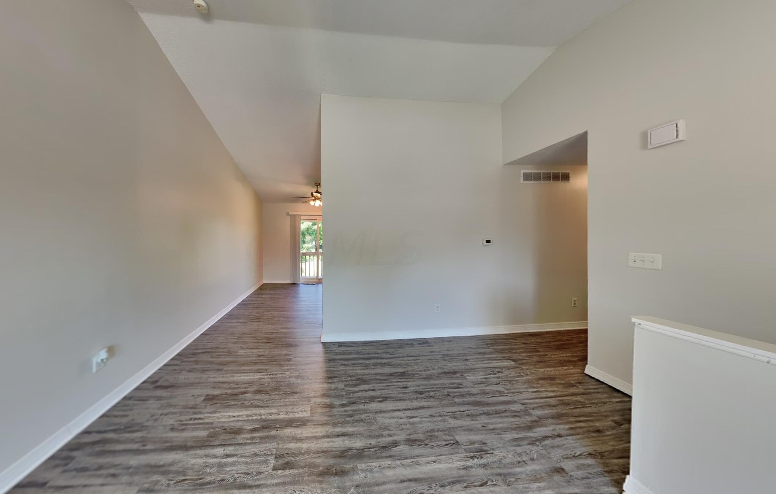 2704 Moonlight Ln, Columbus, OH 43207-4654