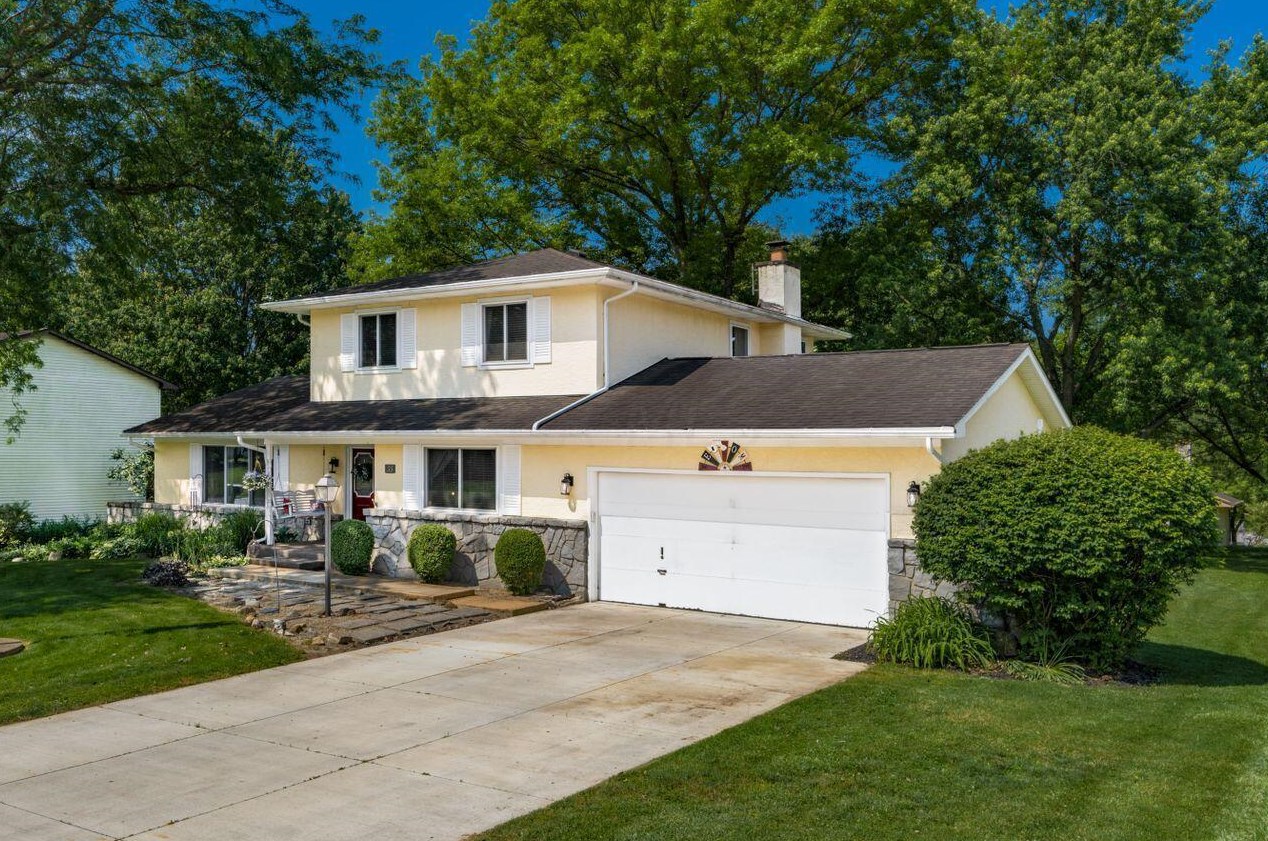 55 Timber Ridge Dr, Pickerington, OH 43147