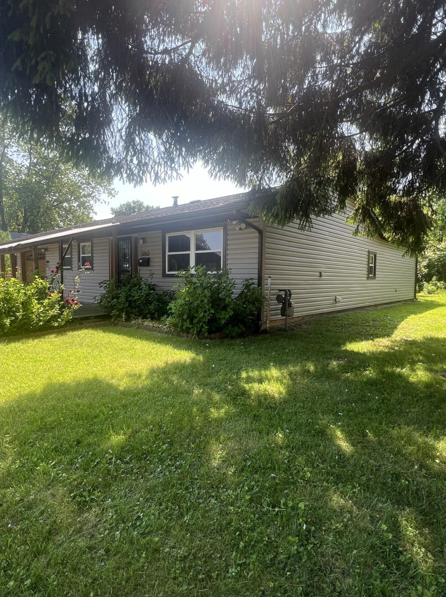 3352 Latonia Rd, Columbus, OH 43232-5944