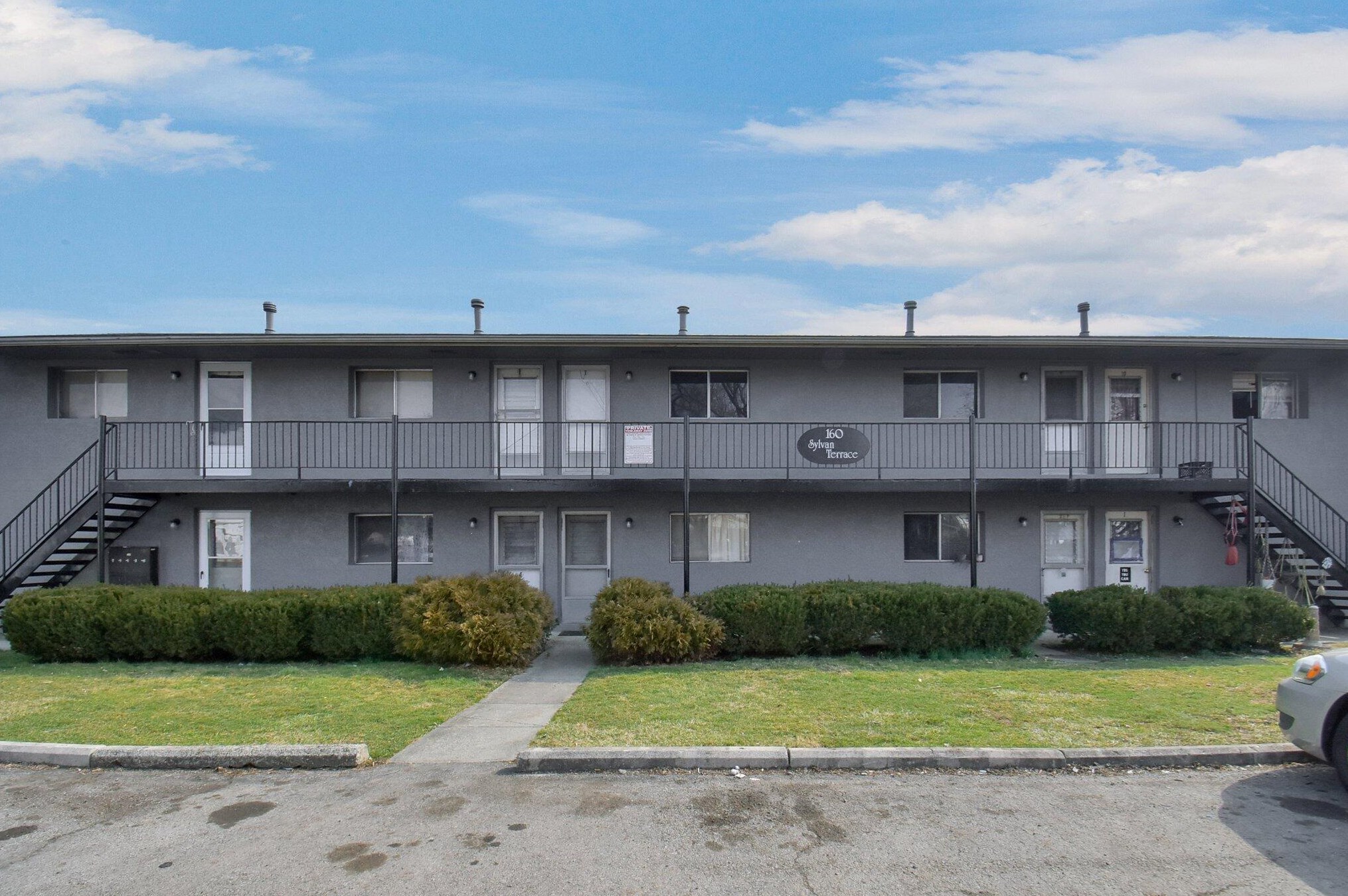 160 Sylvan Ave, Columbus, OH 43204-2062