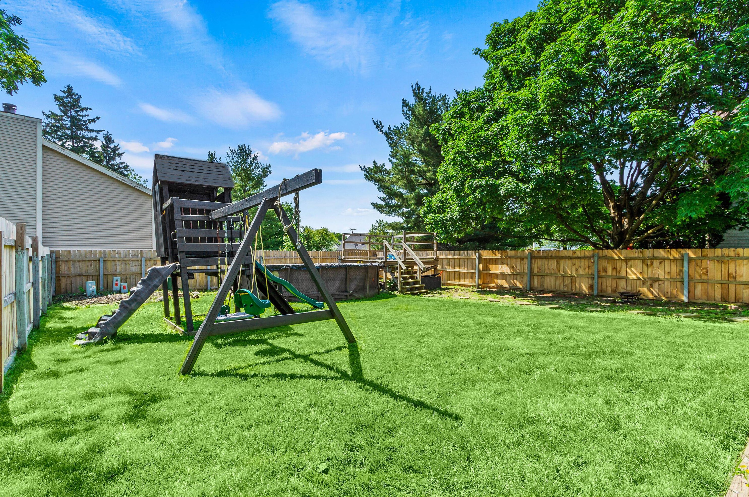 3467 Frenchpark Dr, Columbus OH 43231-7323 exterior