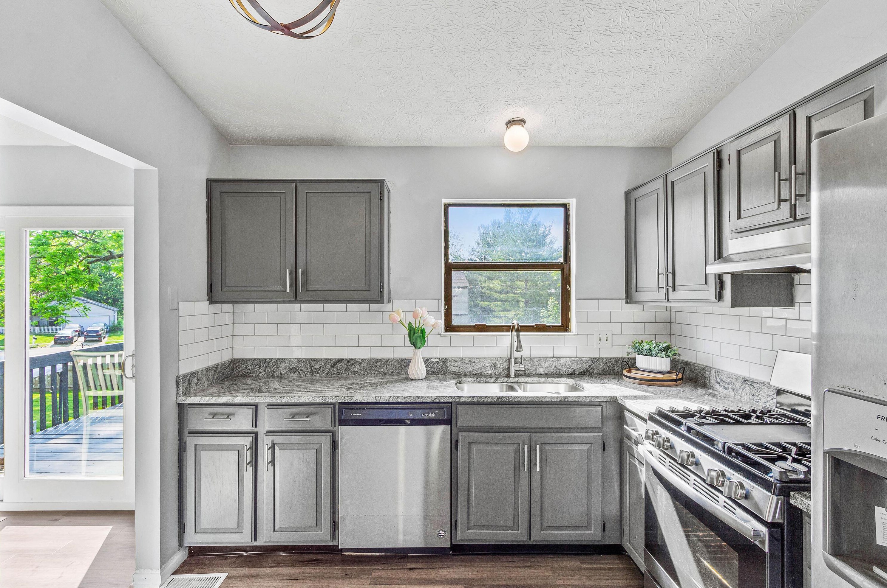 3467 Frenchpark Dr, Columbus OH 43231-7323 exterior