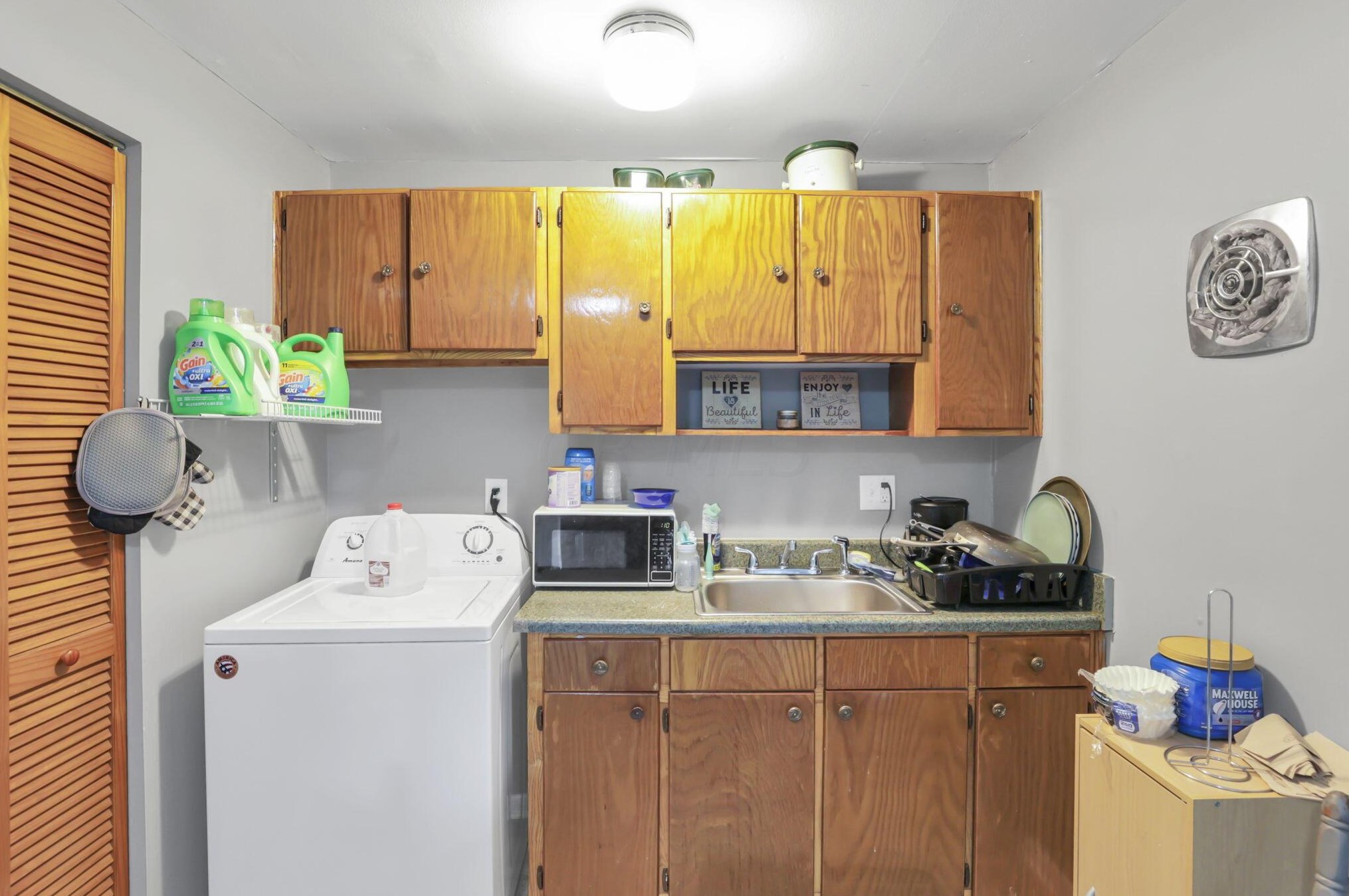 251 Napoleon Ave, Columbus OH 43213-4229 exterior