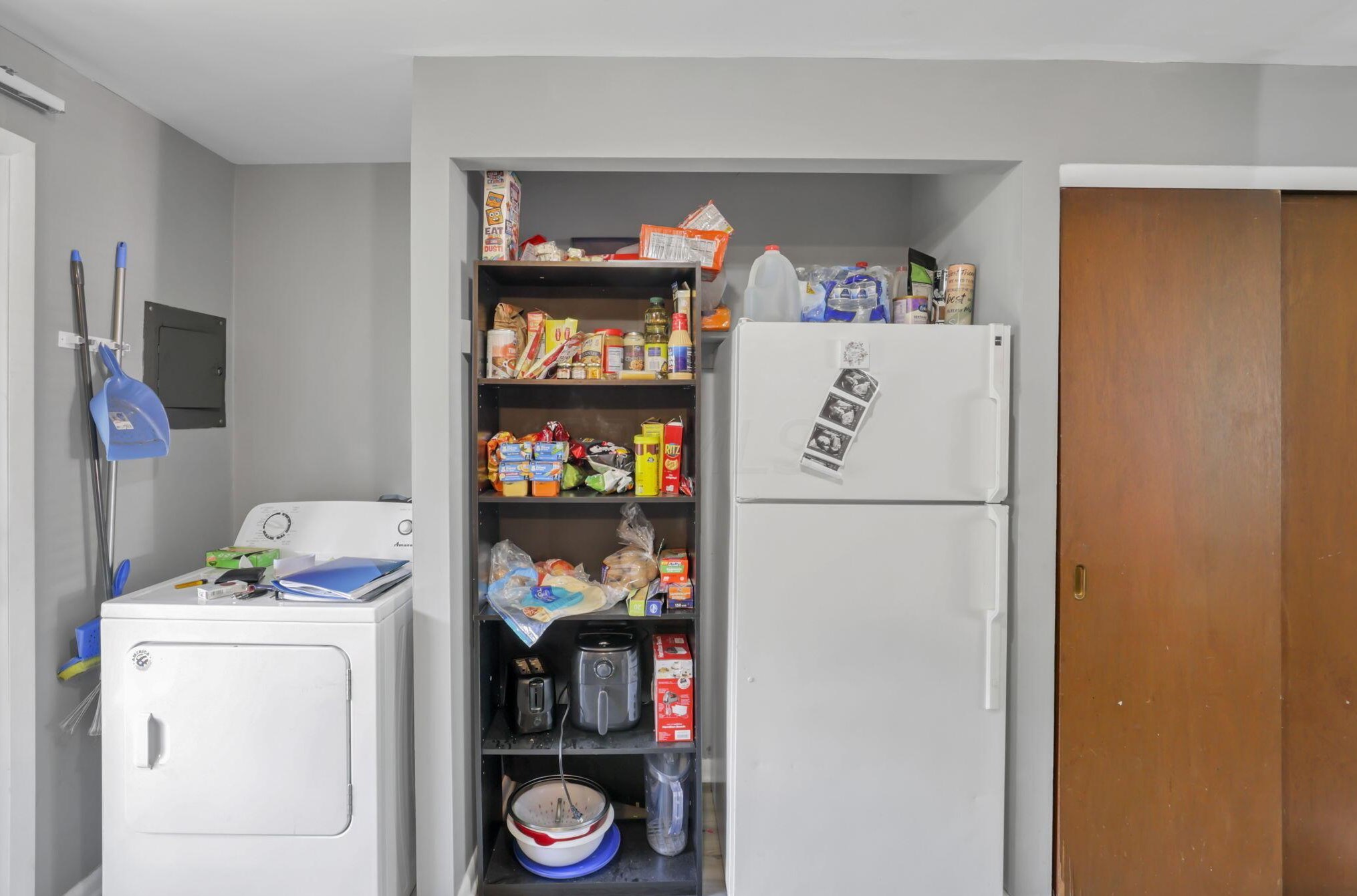 251 Napoleon Ave, Columbus OH 43213-4229 exterior