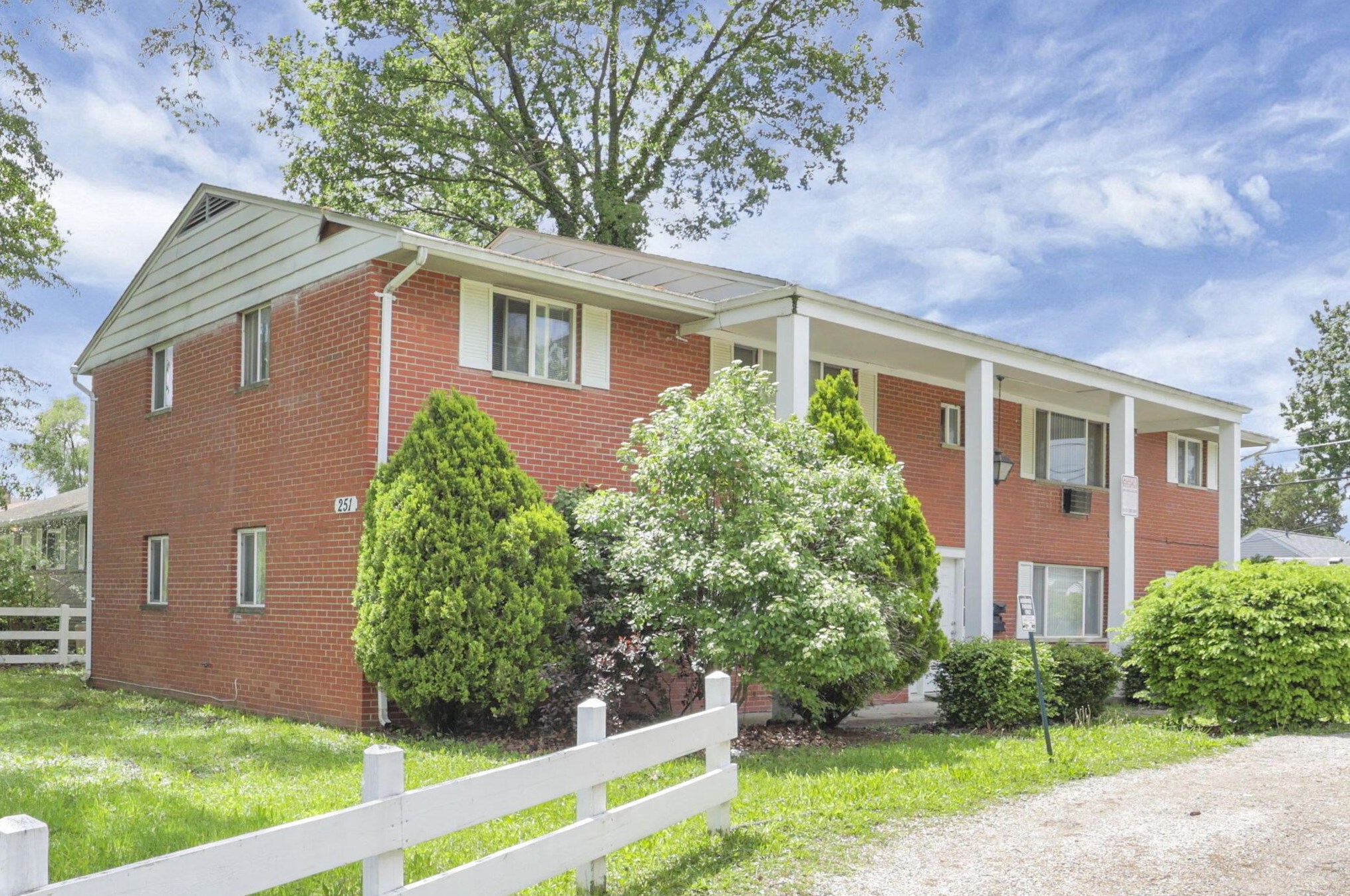 251 Napoleon Ave, Columbus OH 43213-4229 exterior