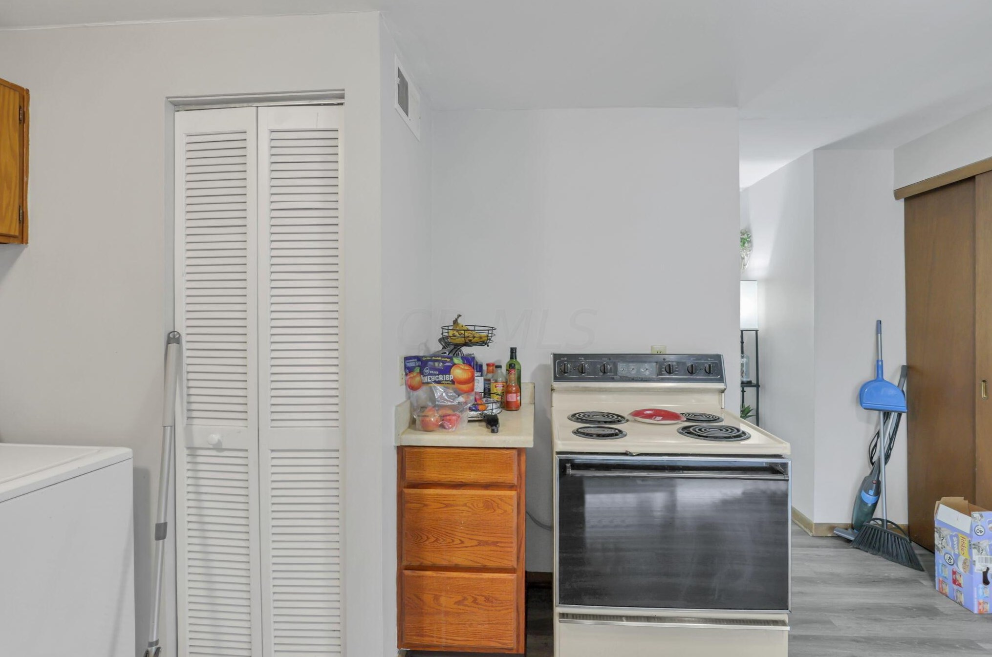 251 Napoleon Ave, Columbus OH 43213-4229 exterior