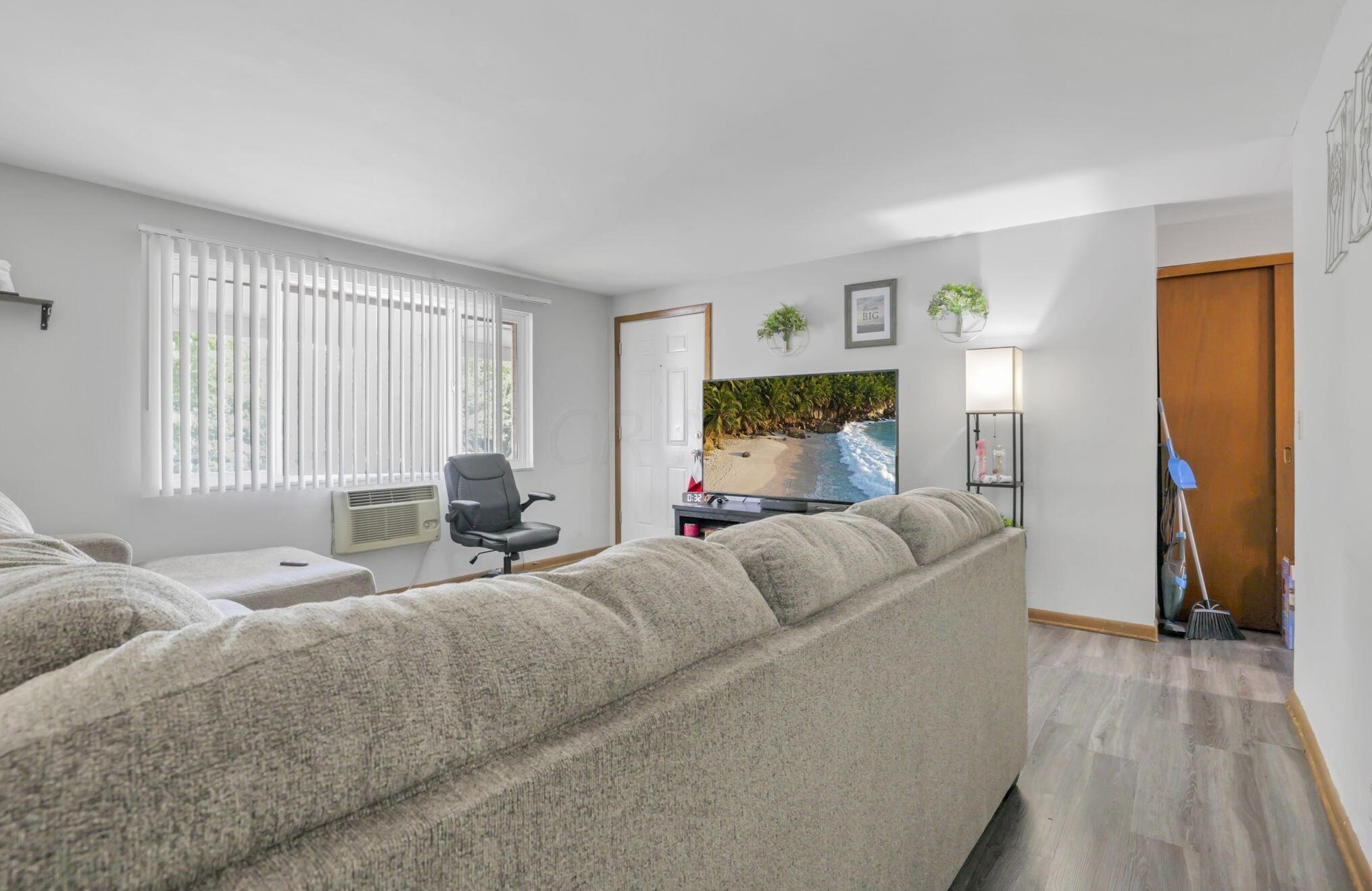 251 Napoleon Ave, Columbus OH 43213-4229 exterior