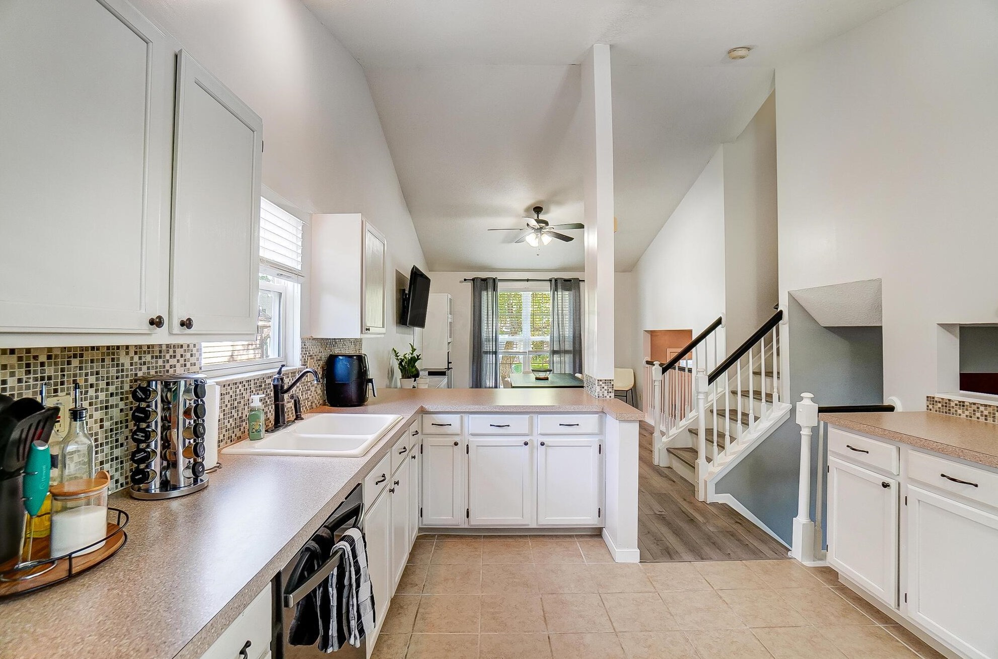 6011 Wexford Park Dr, Columbus OH  43228-9258 exterior