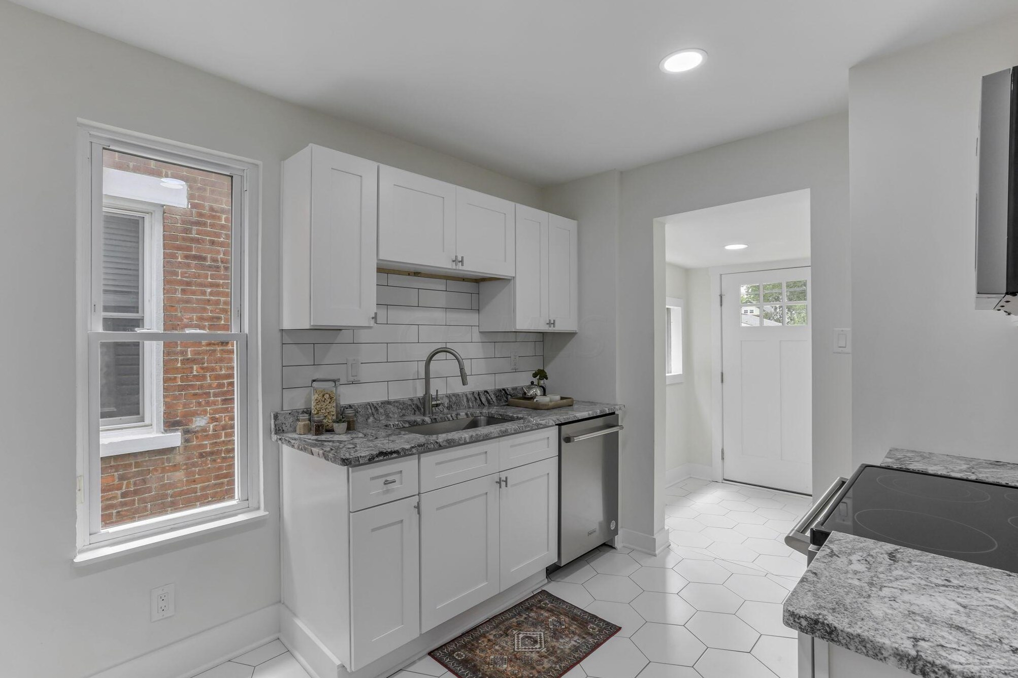 653 Gilbert St, Columbus OH 43205-2632 exterior