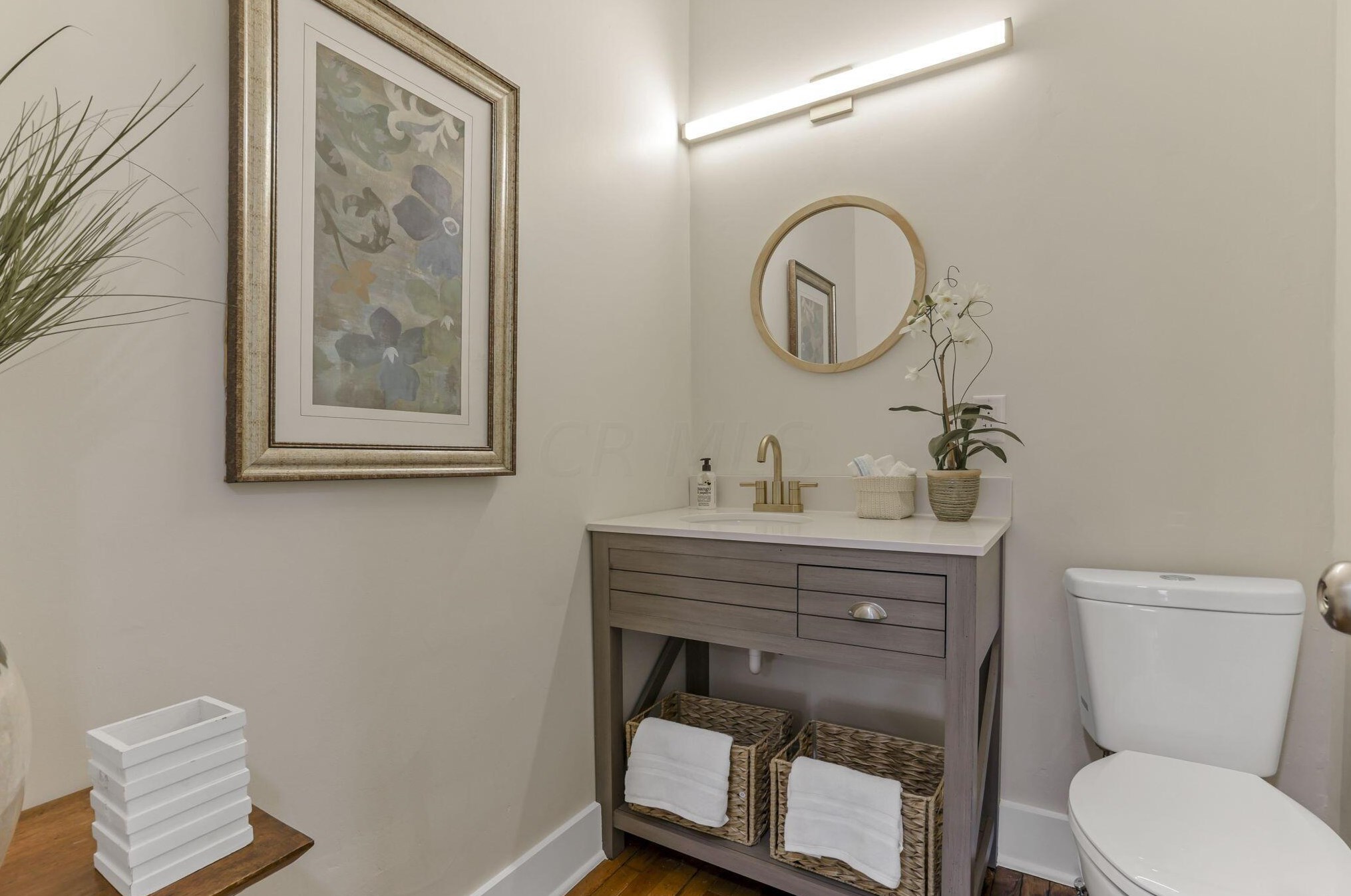 653 Gilbert St, Columbus OH 43205-2632 exterior