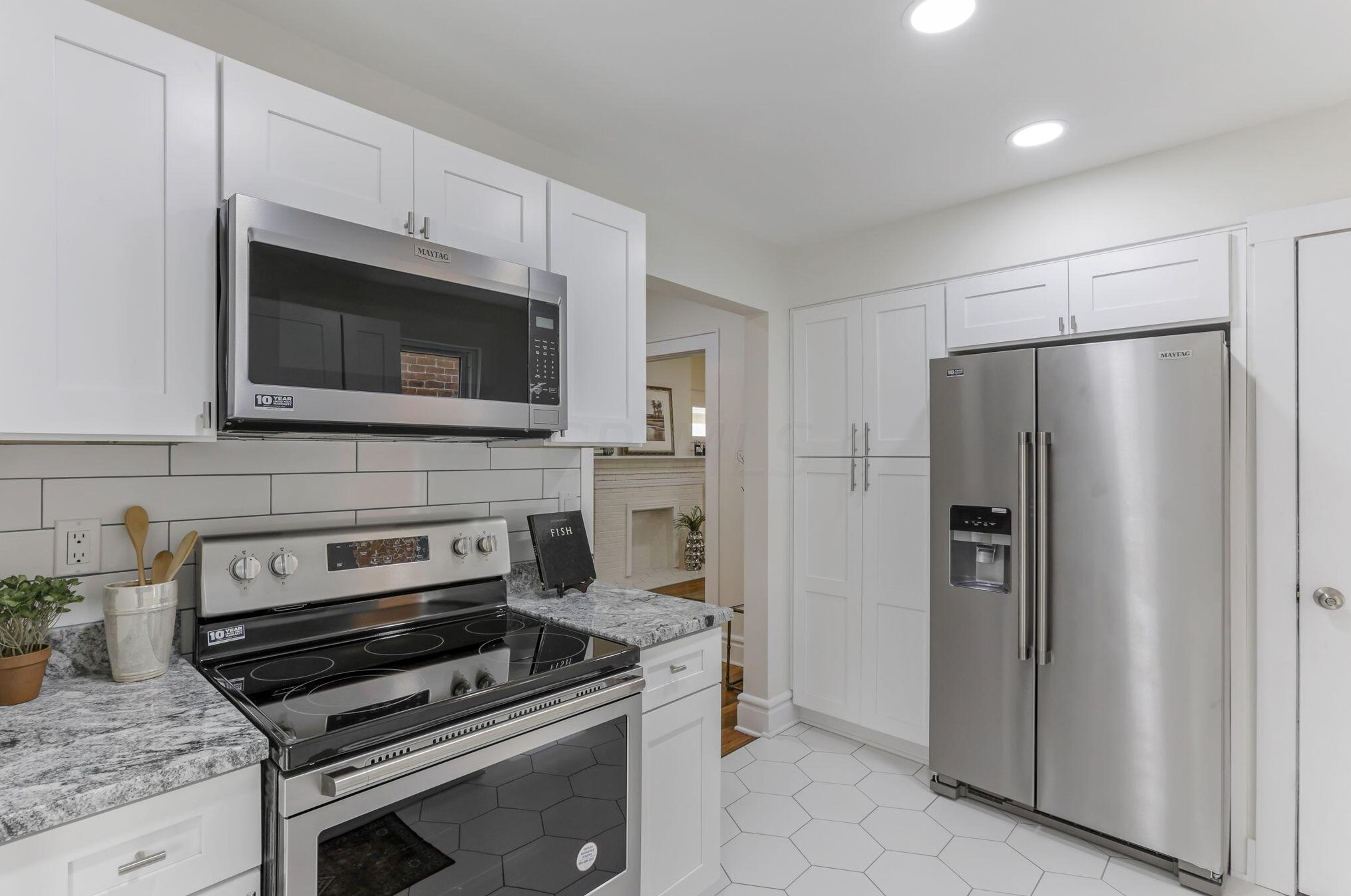 653 Gilbert St, Columbus OH 43205-2632 exterior