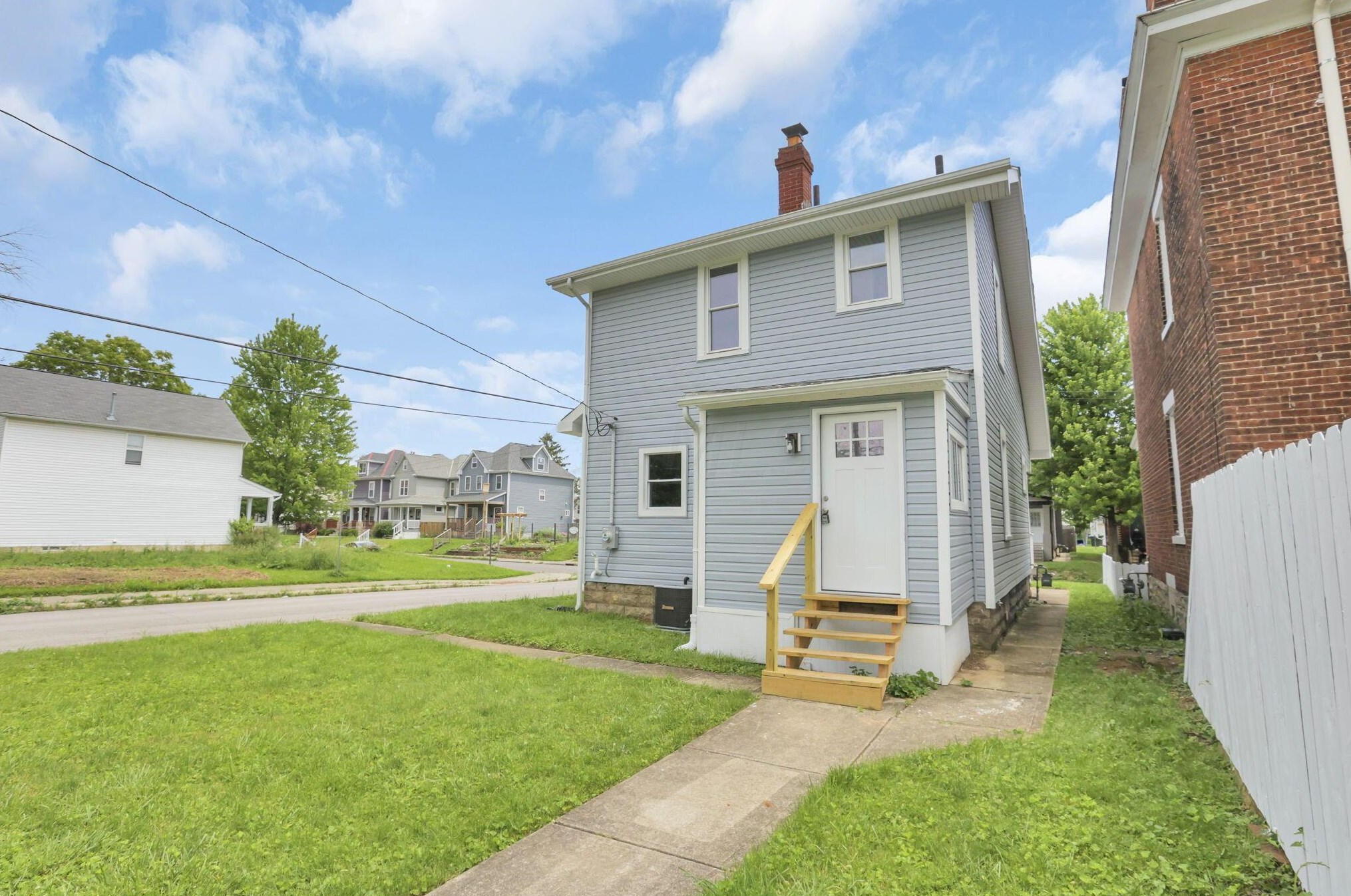 653 Gilbert St, Columbus OH 43205-2632 exterior