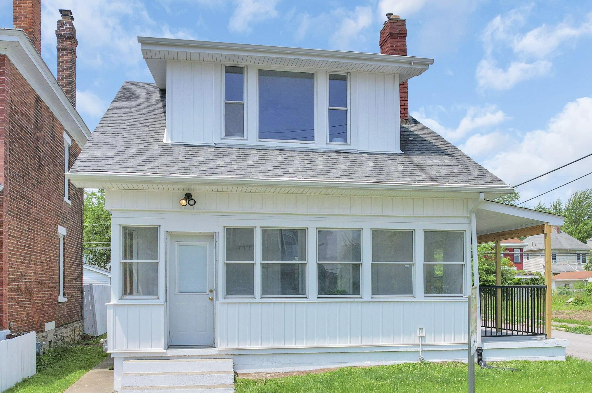 653 Gilbert St, Columbus OH 43205-2632 exterior